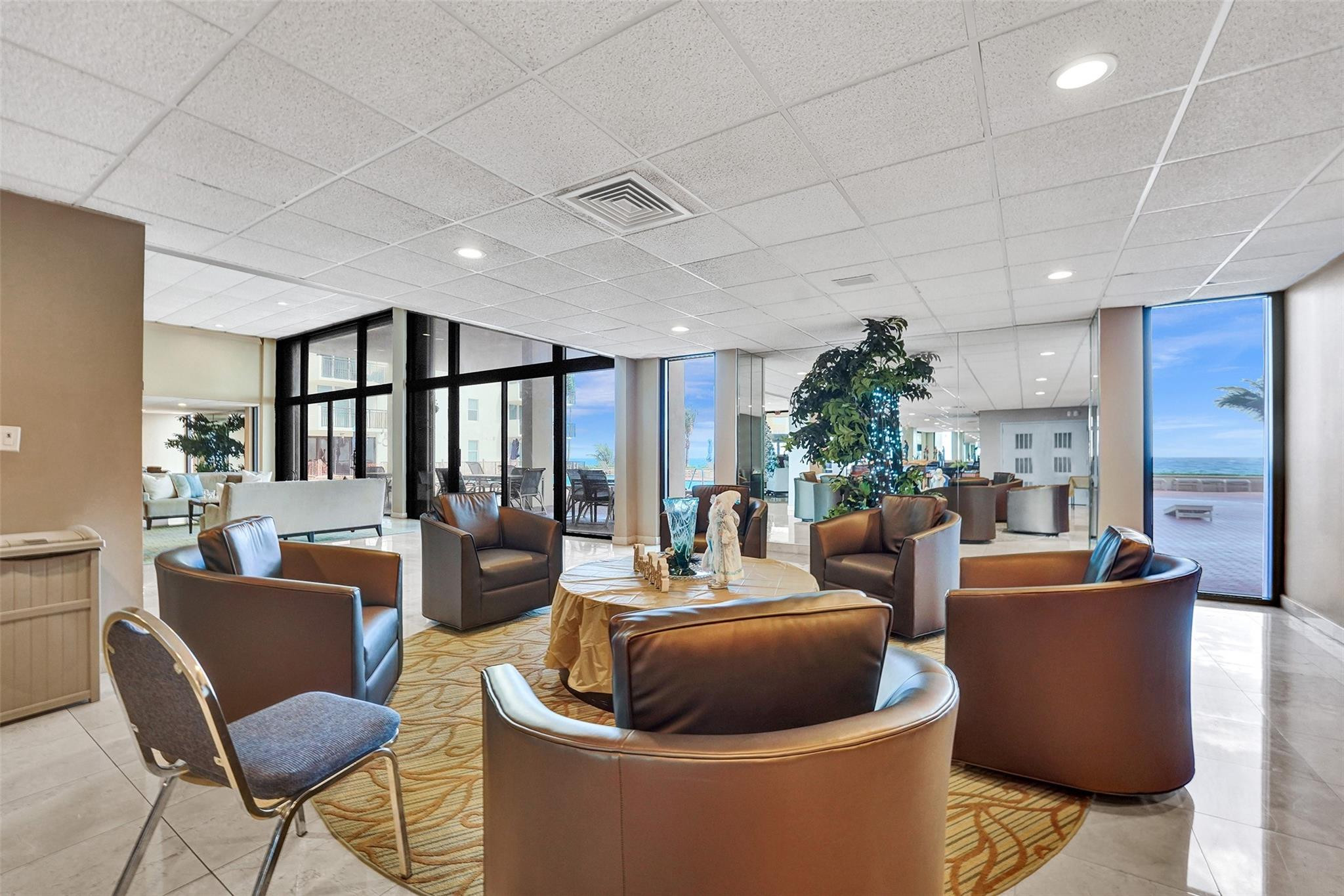 1149 Hillsboro Mile 904