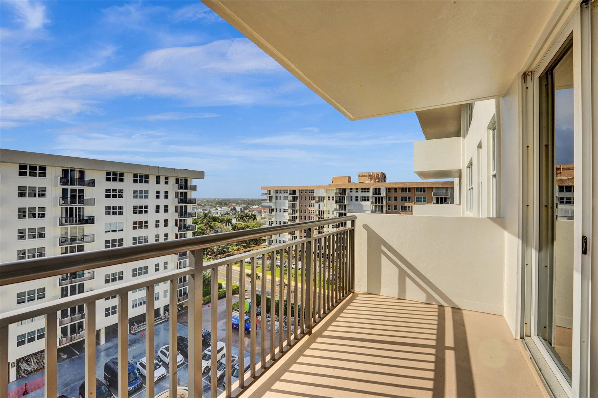 1149 Hillsboro Mile 904