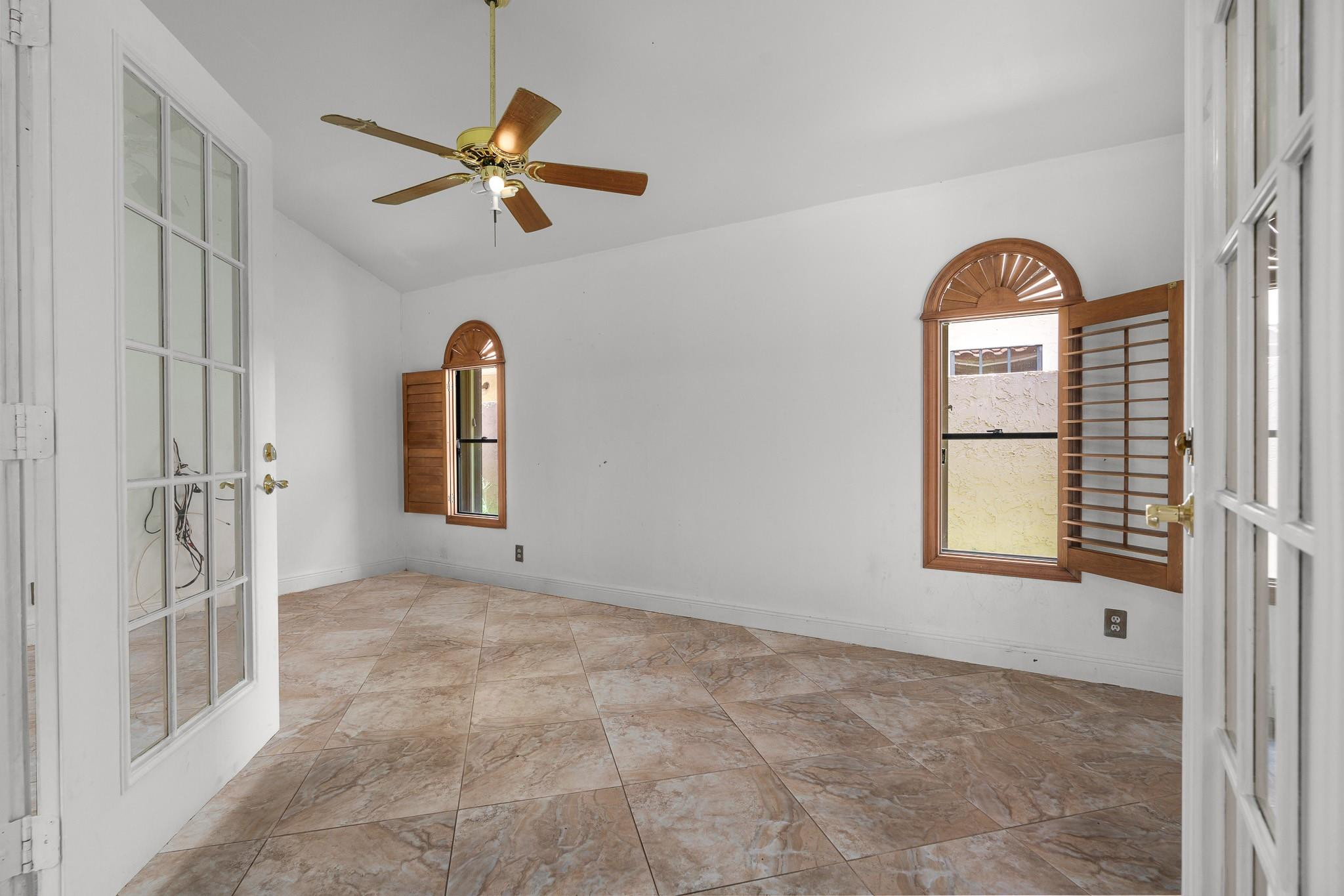 749 NW 40th Ter