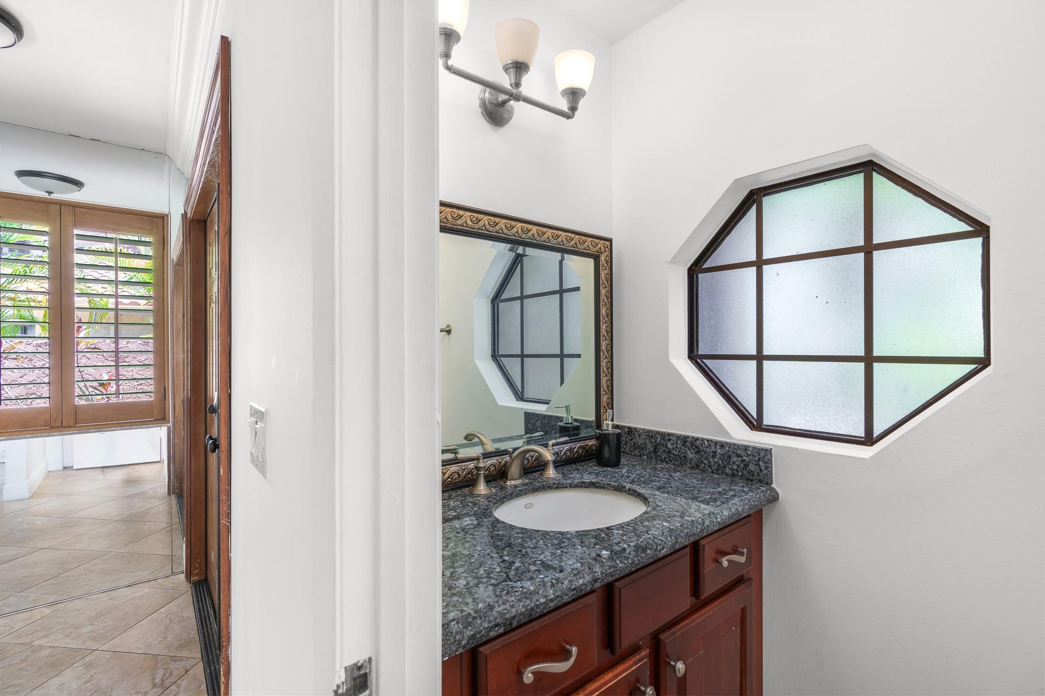 749 NW 40th Ter