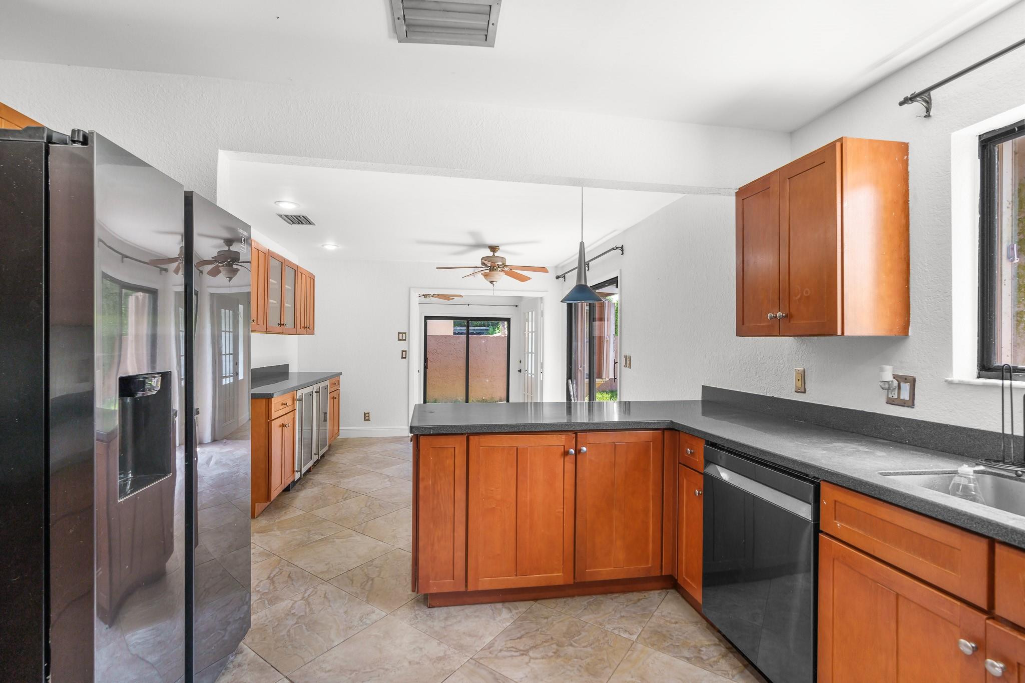 749 NW 40th Ter