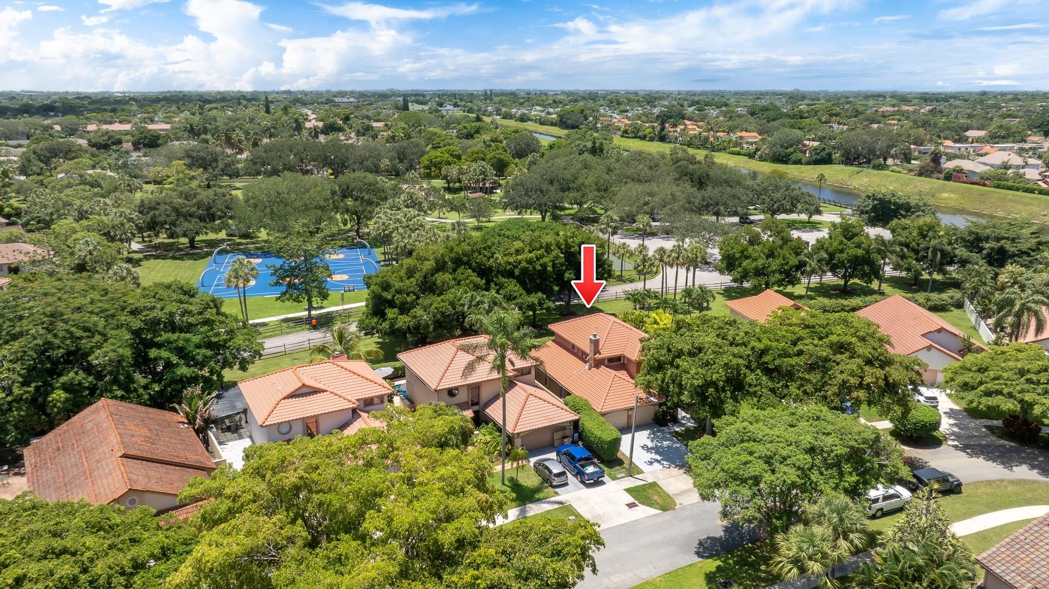 749 NW 40th Ter