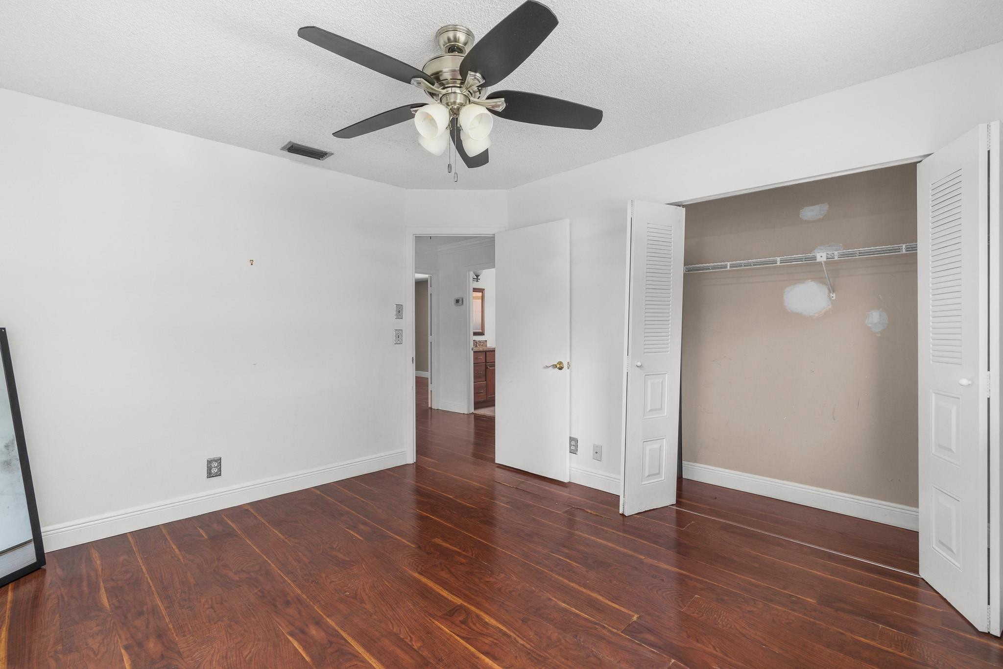 749 NW 40th Ter