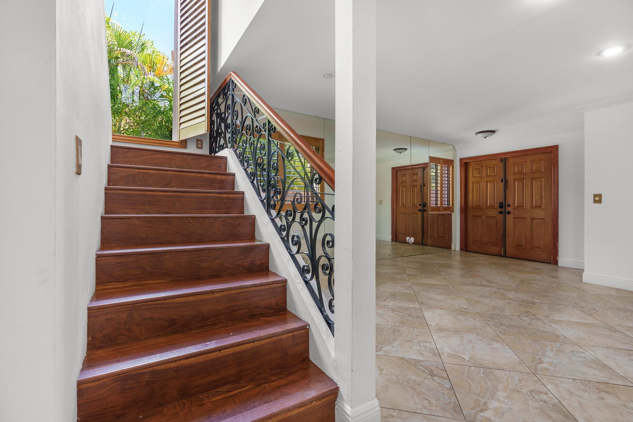749 NW 40th Ter