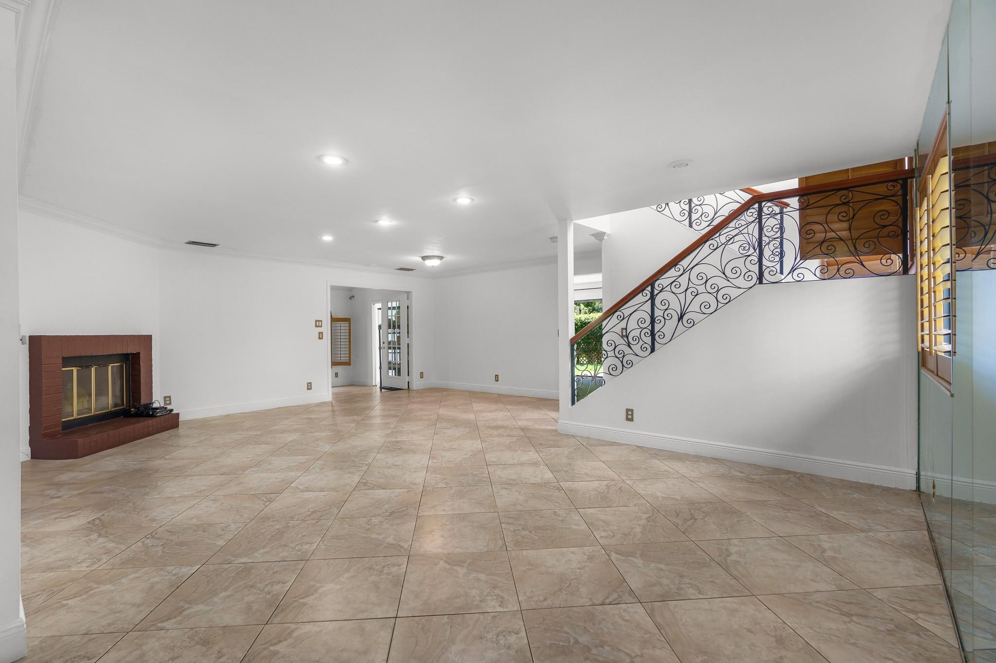 749 NW 40th Ter