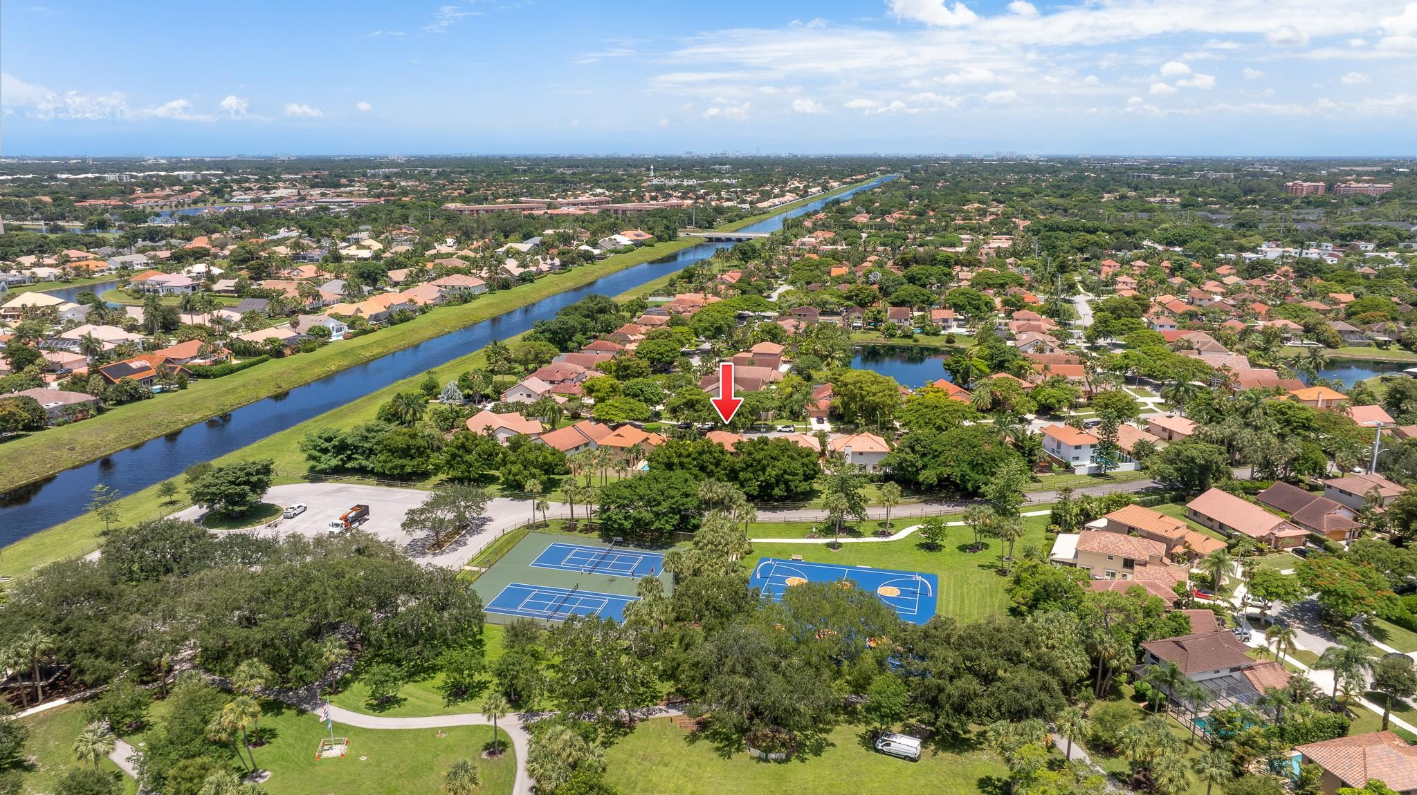749 NW 40th Ter