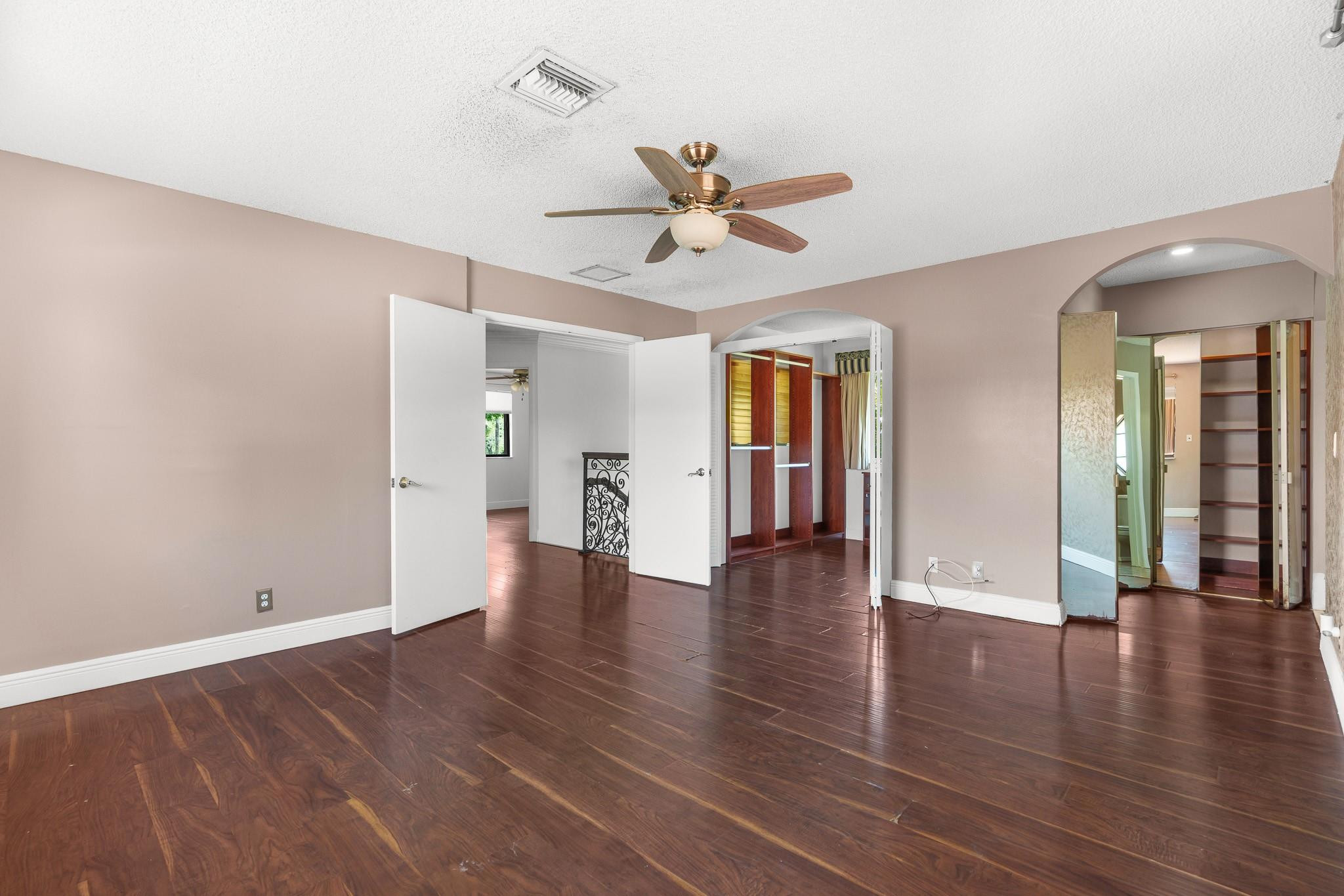749 NW 40th Ter