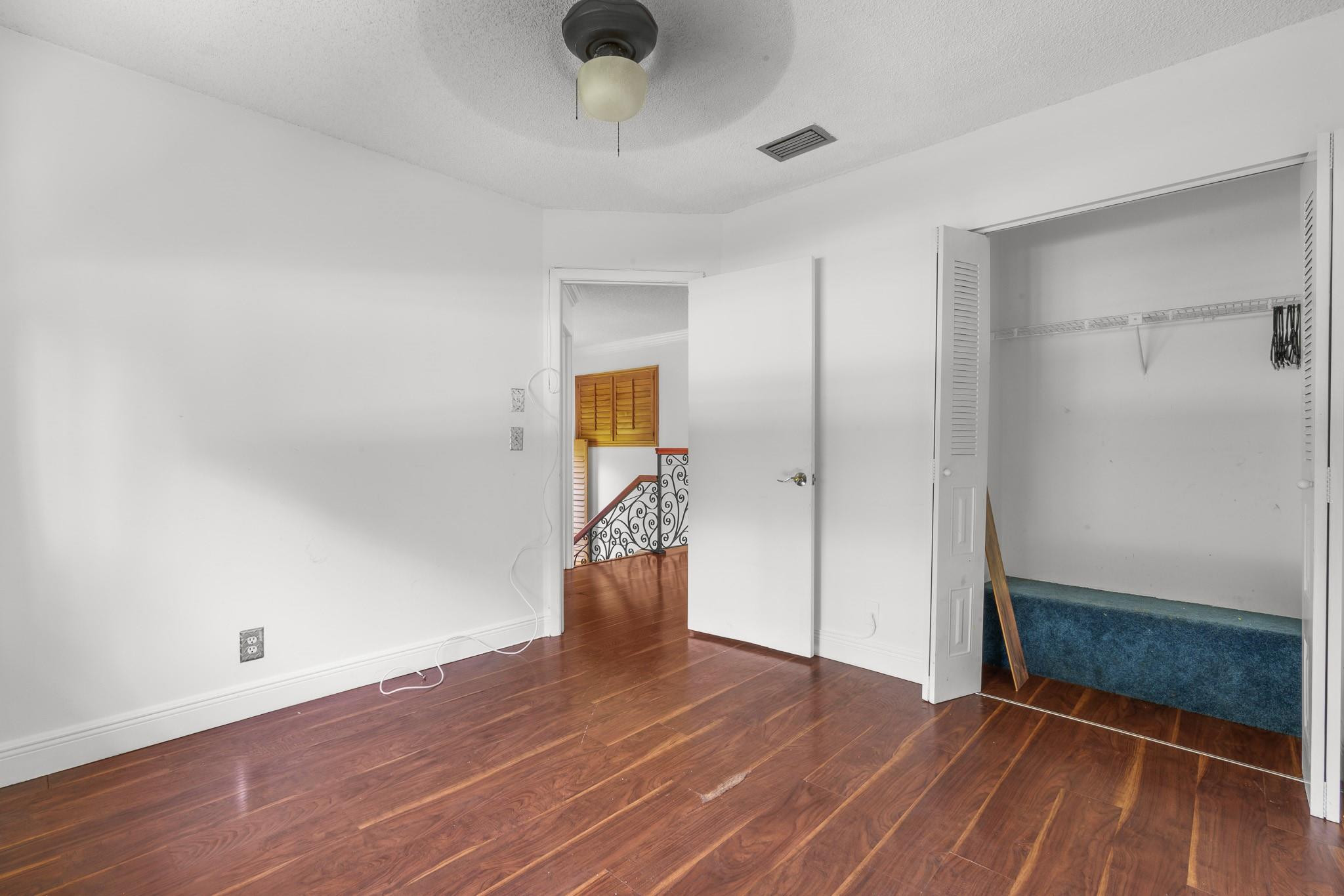 749 NW 40th Ter