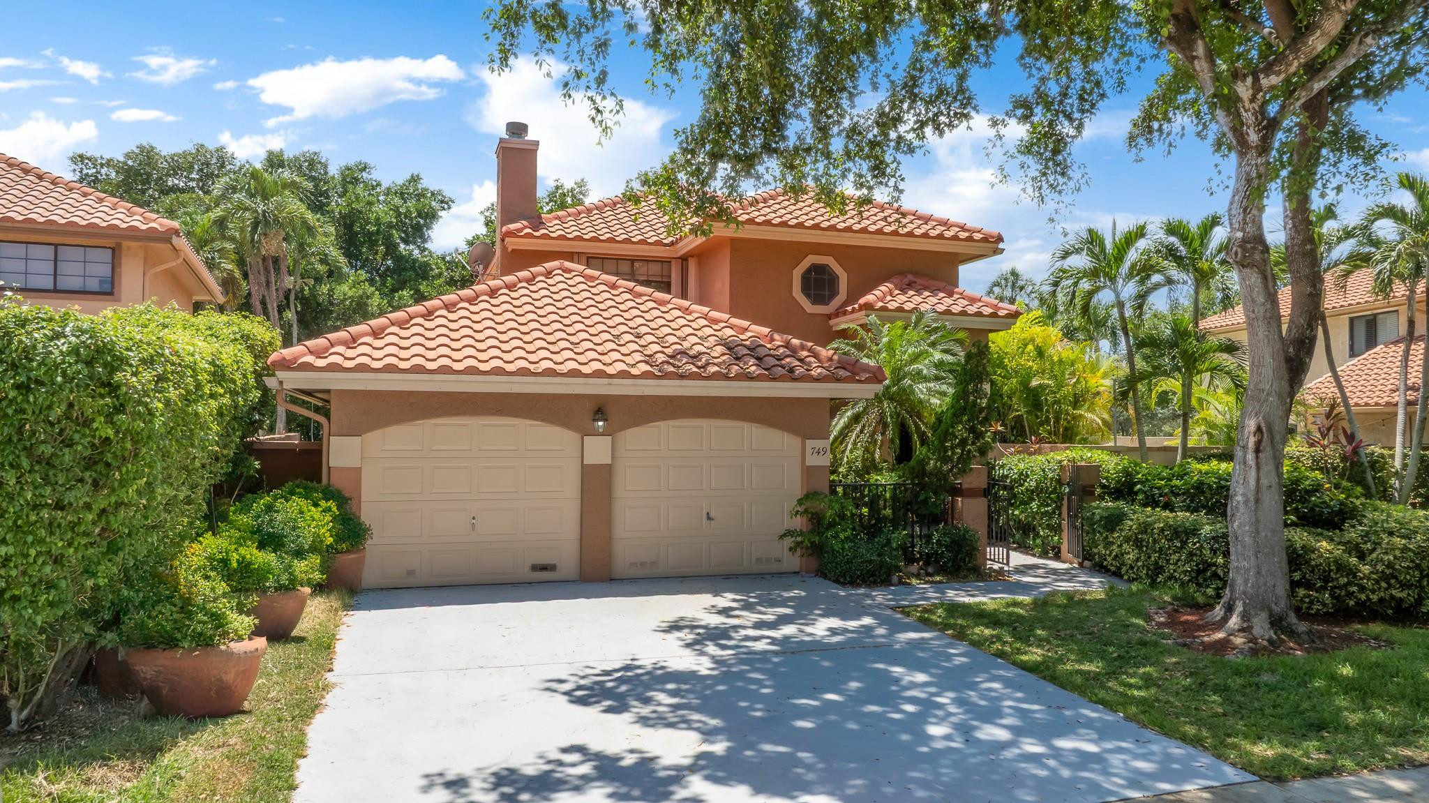 749 NW 40th Ter