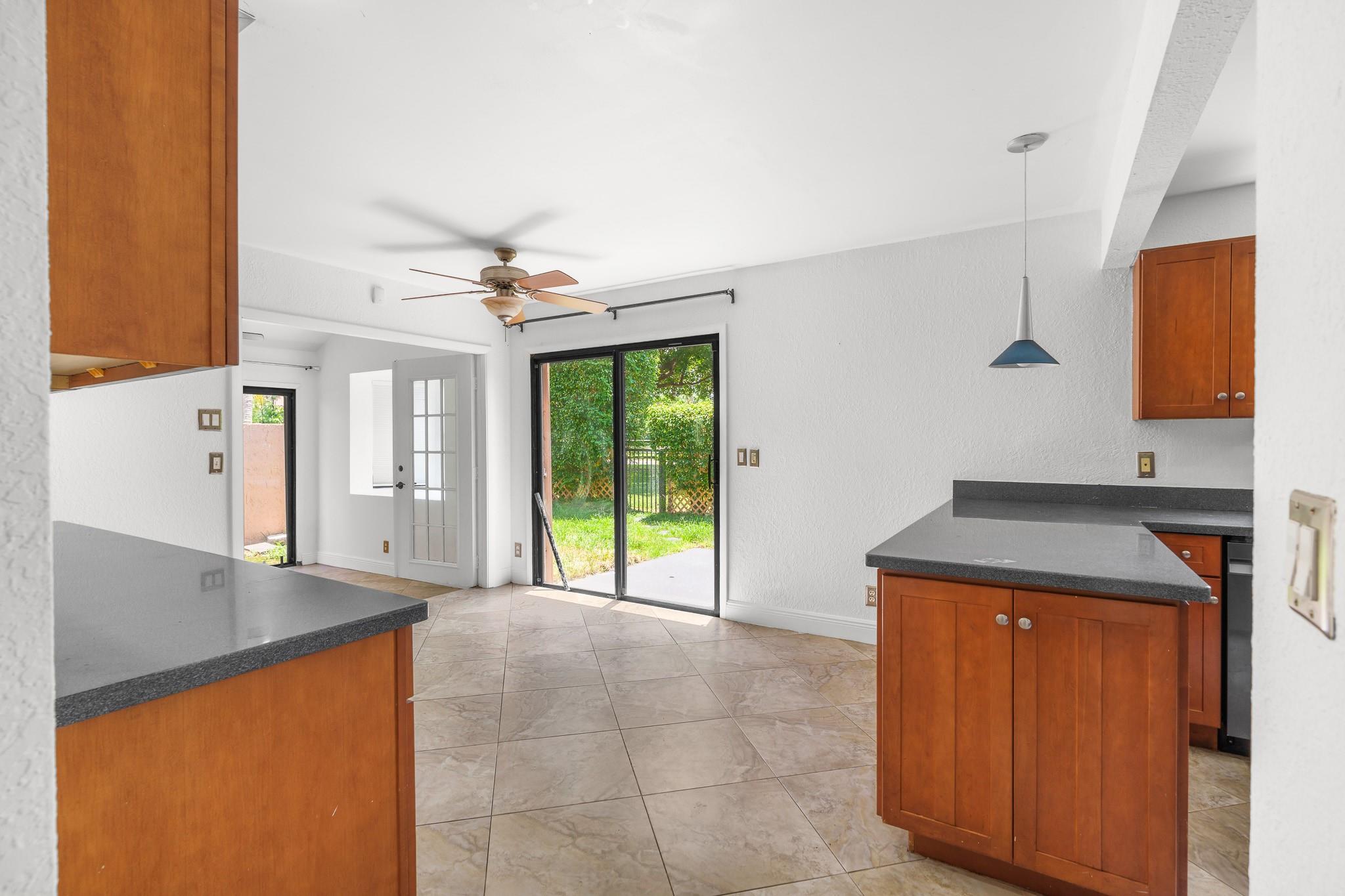 749 NW 40th Ter