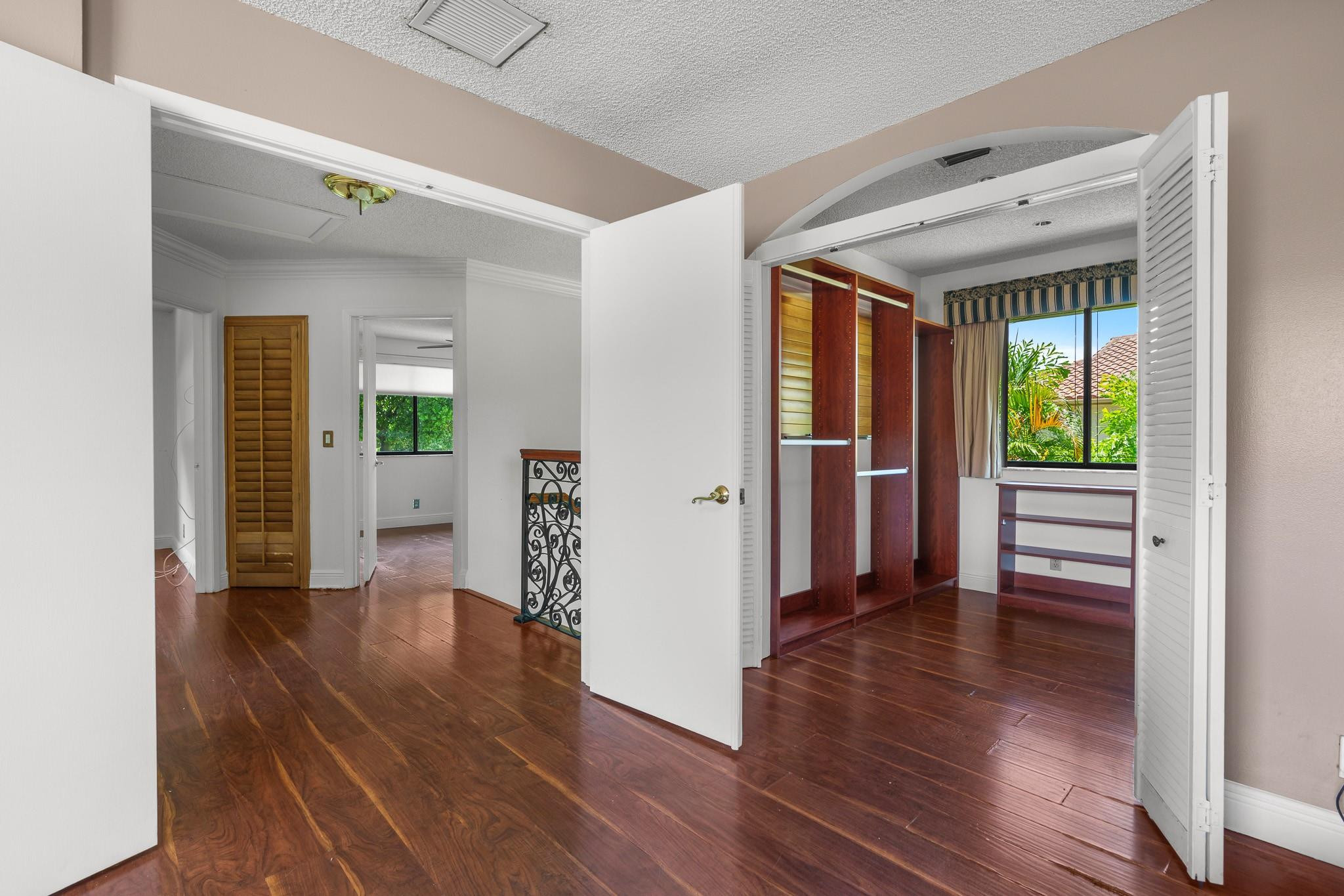 749 NW 40th Ter