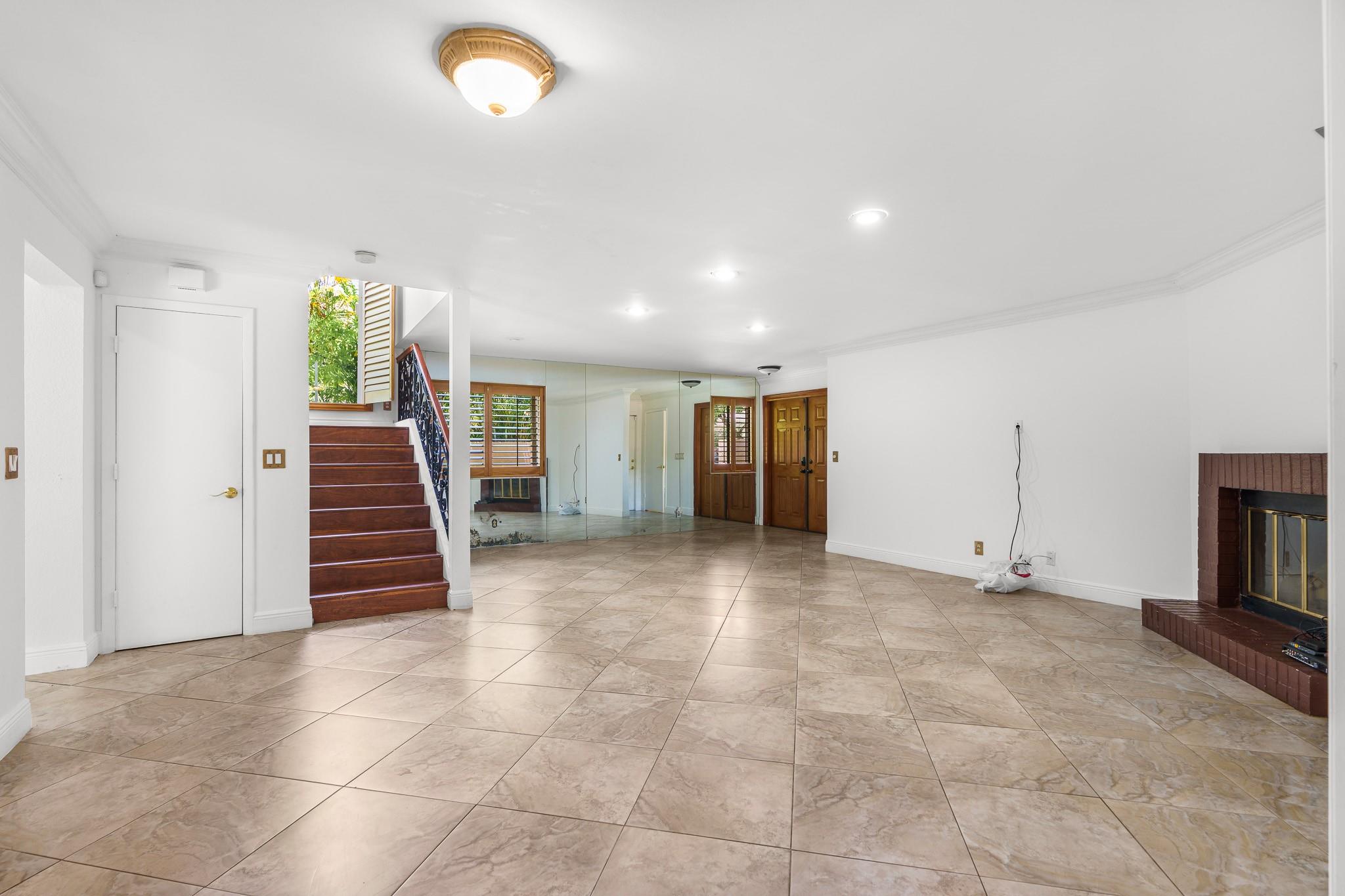 749 NW 40th Ter