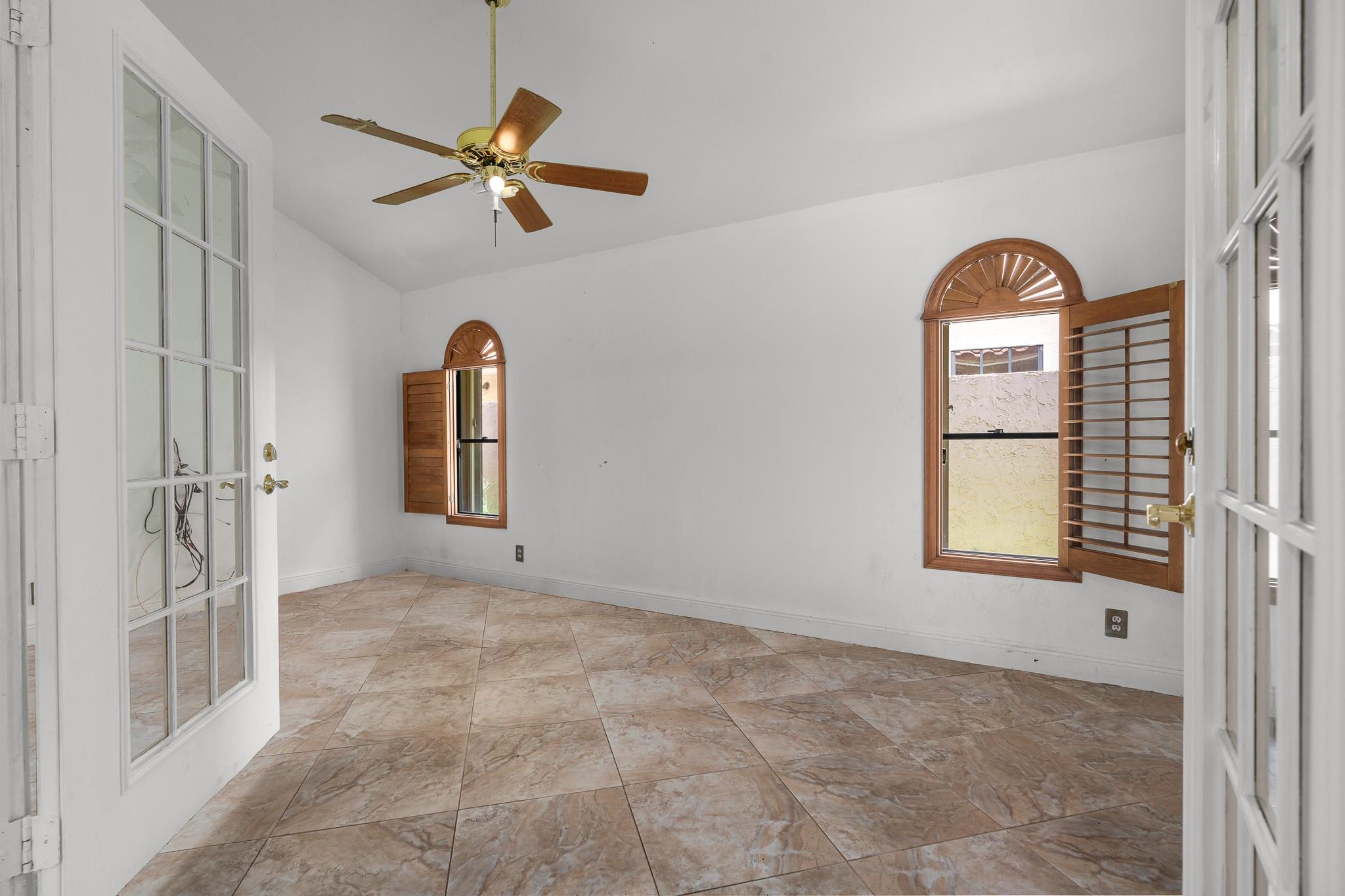 749 NW 40th Ter