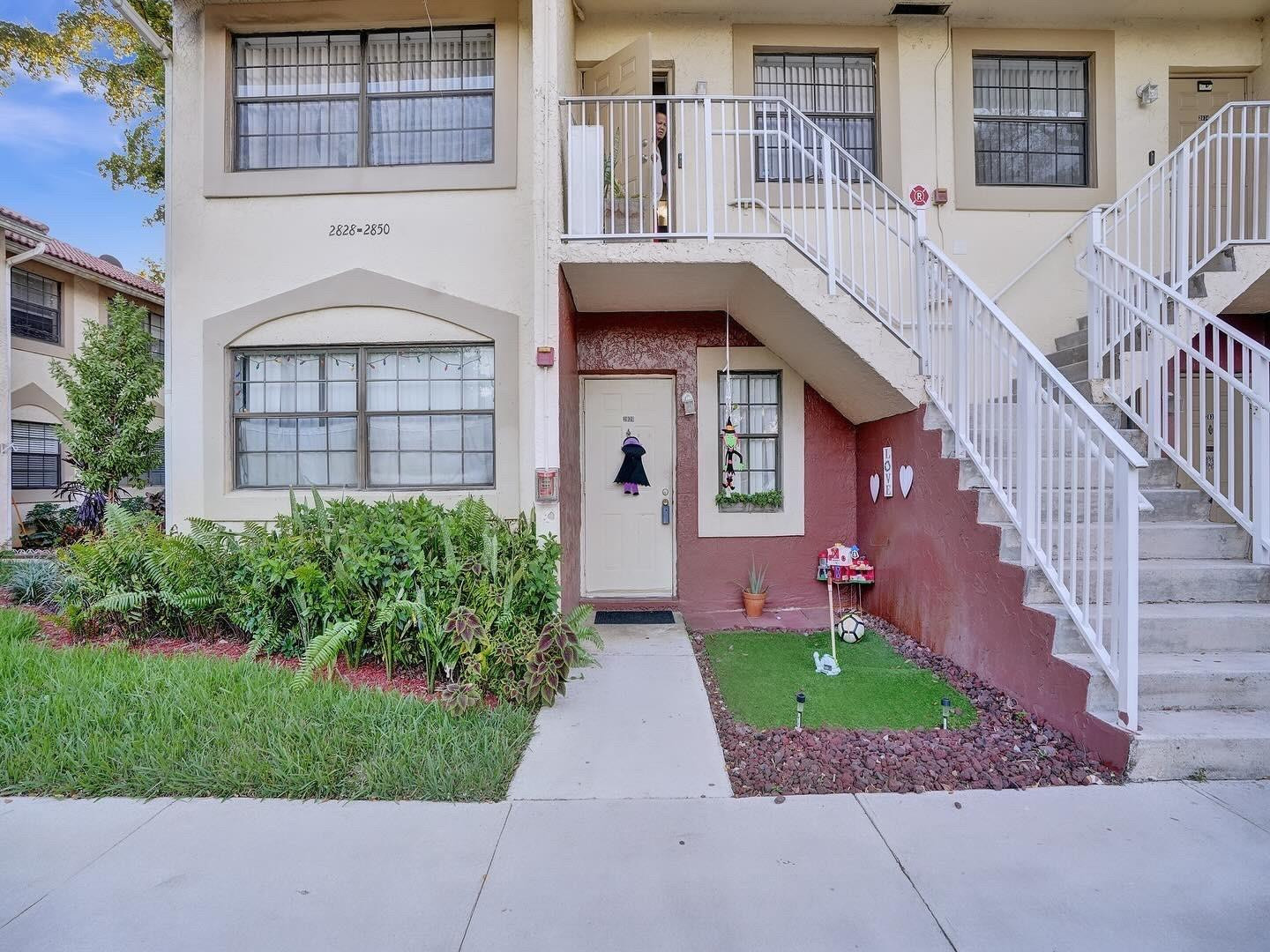 2828 Coral Springs Dr 2828