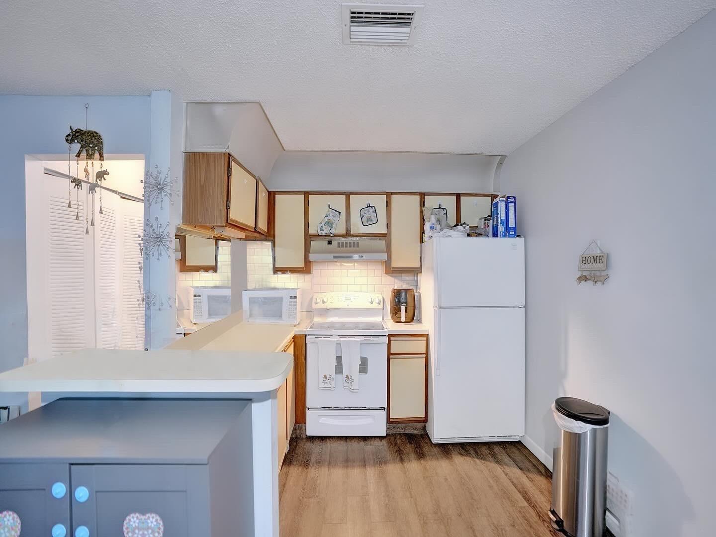 2828 Coral Springs Dr 2828