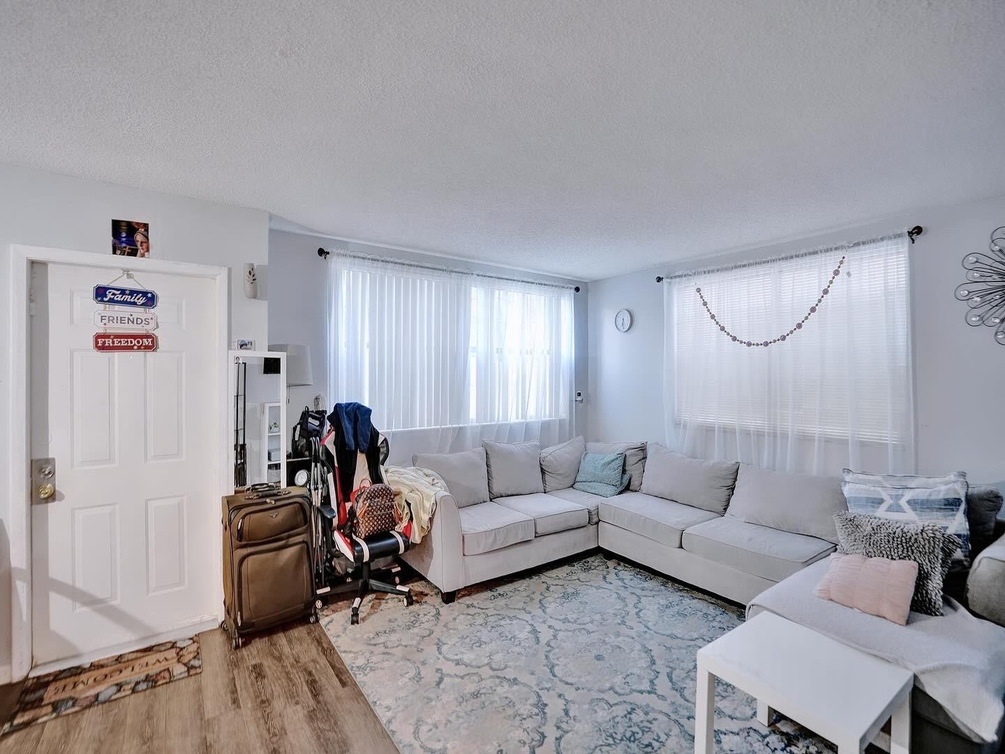 2828 Coral Springs Dr 2828