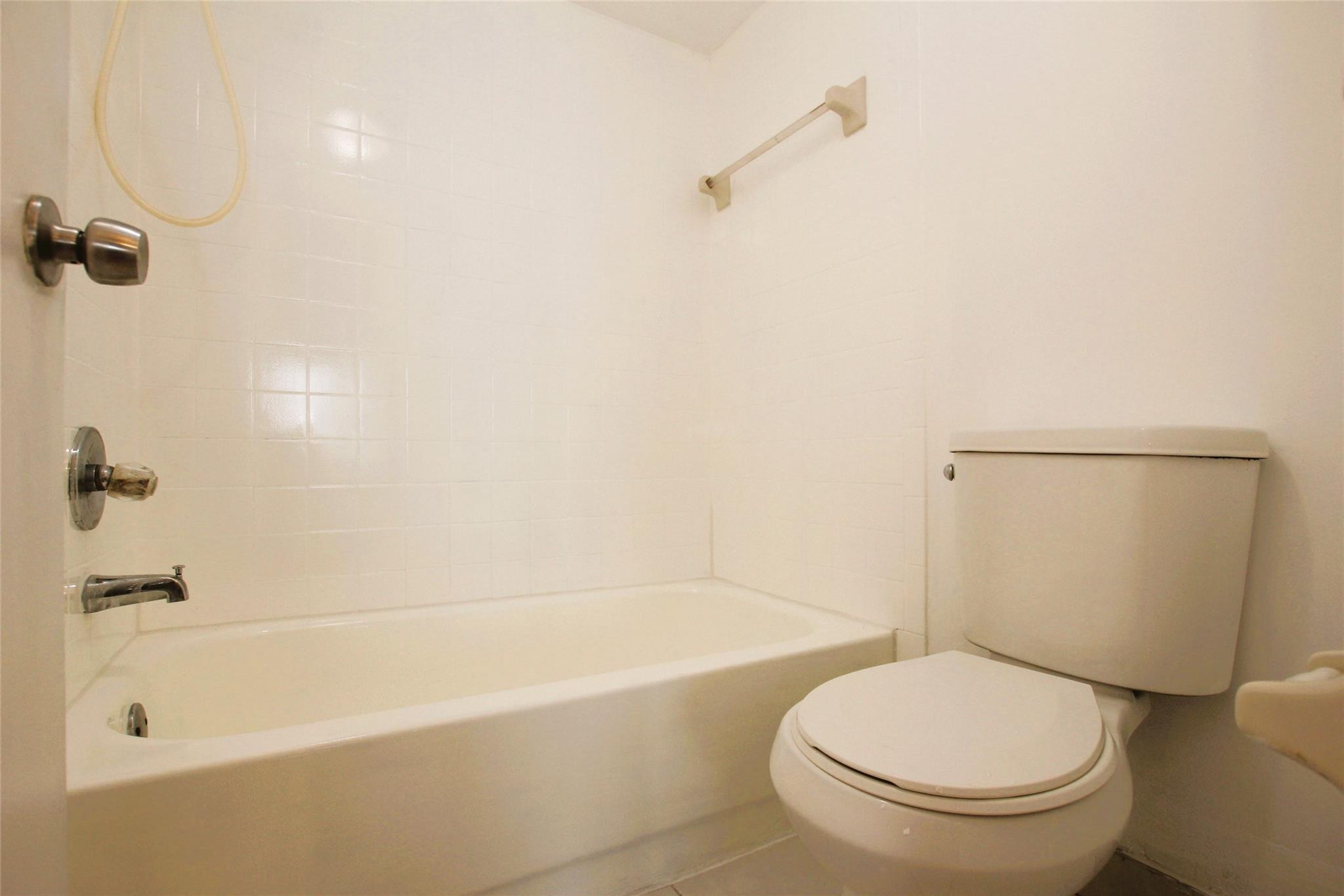 217 Lake Pointe Dr 107