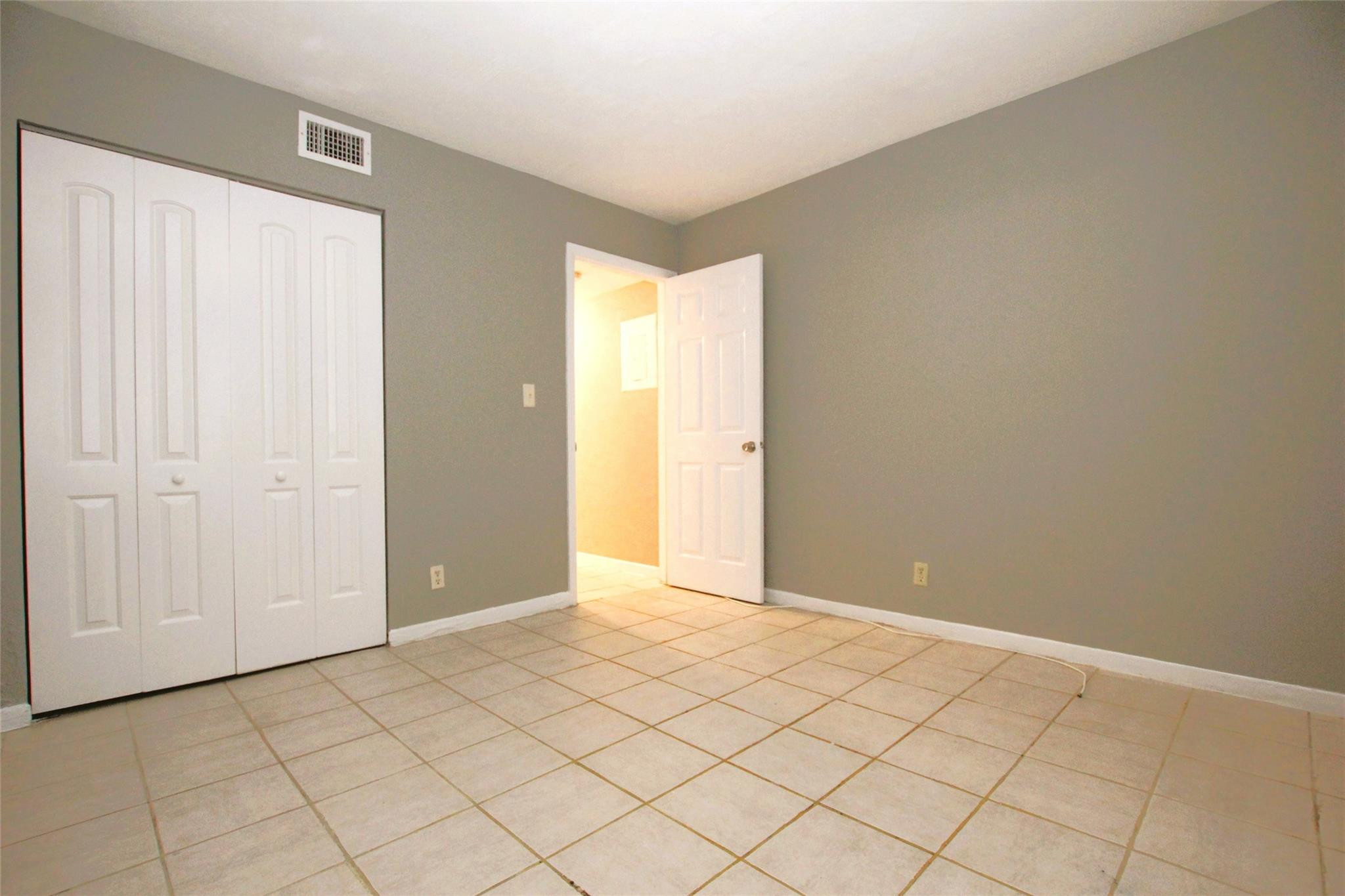 217 Lake Pointe Dr 107