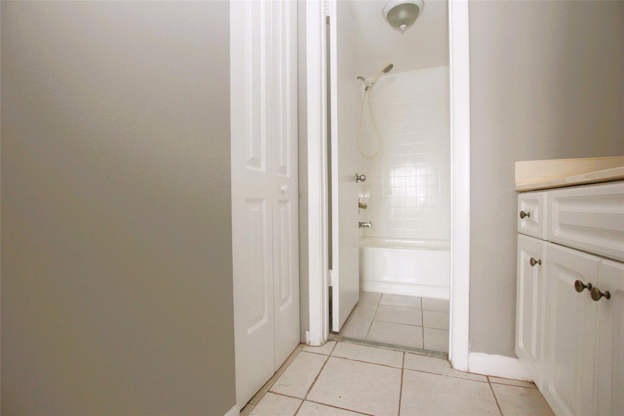 217 Lake Pointe Dr 107