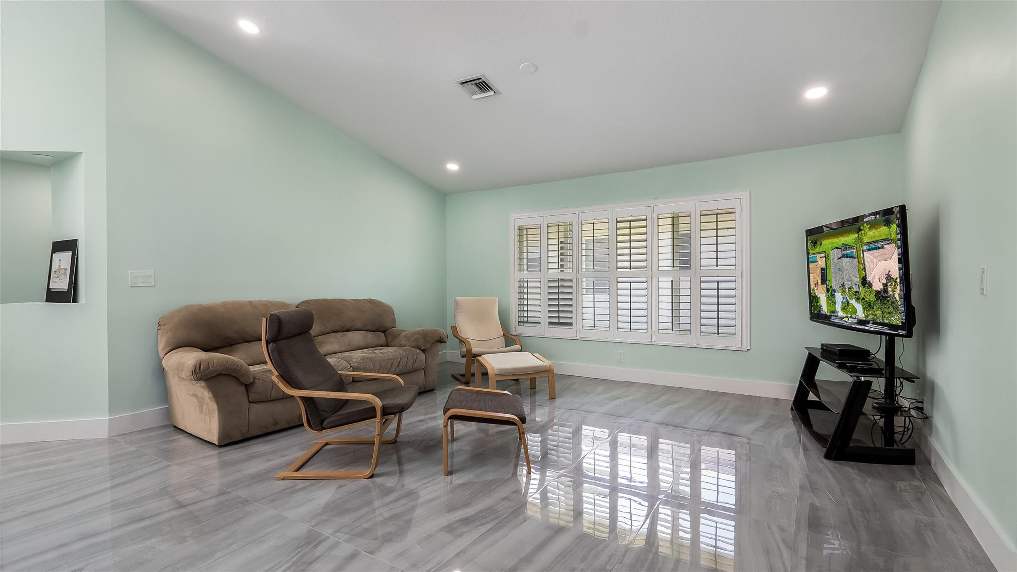 4255 NW 64th Ave