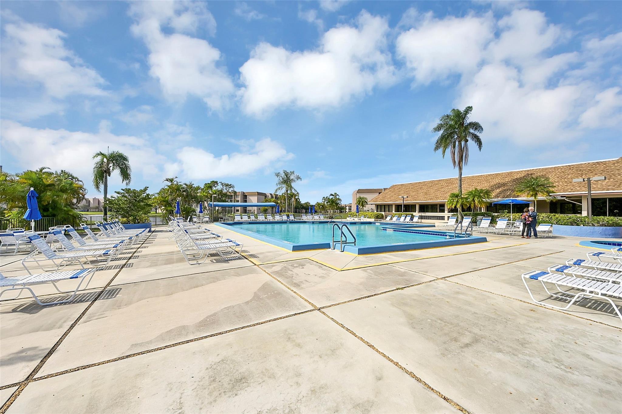 9480 Sunrise Lakes Blvd 111