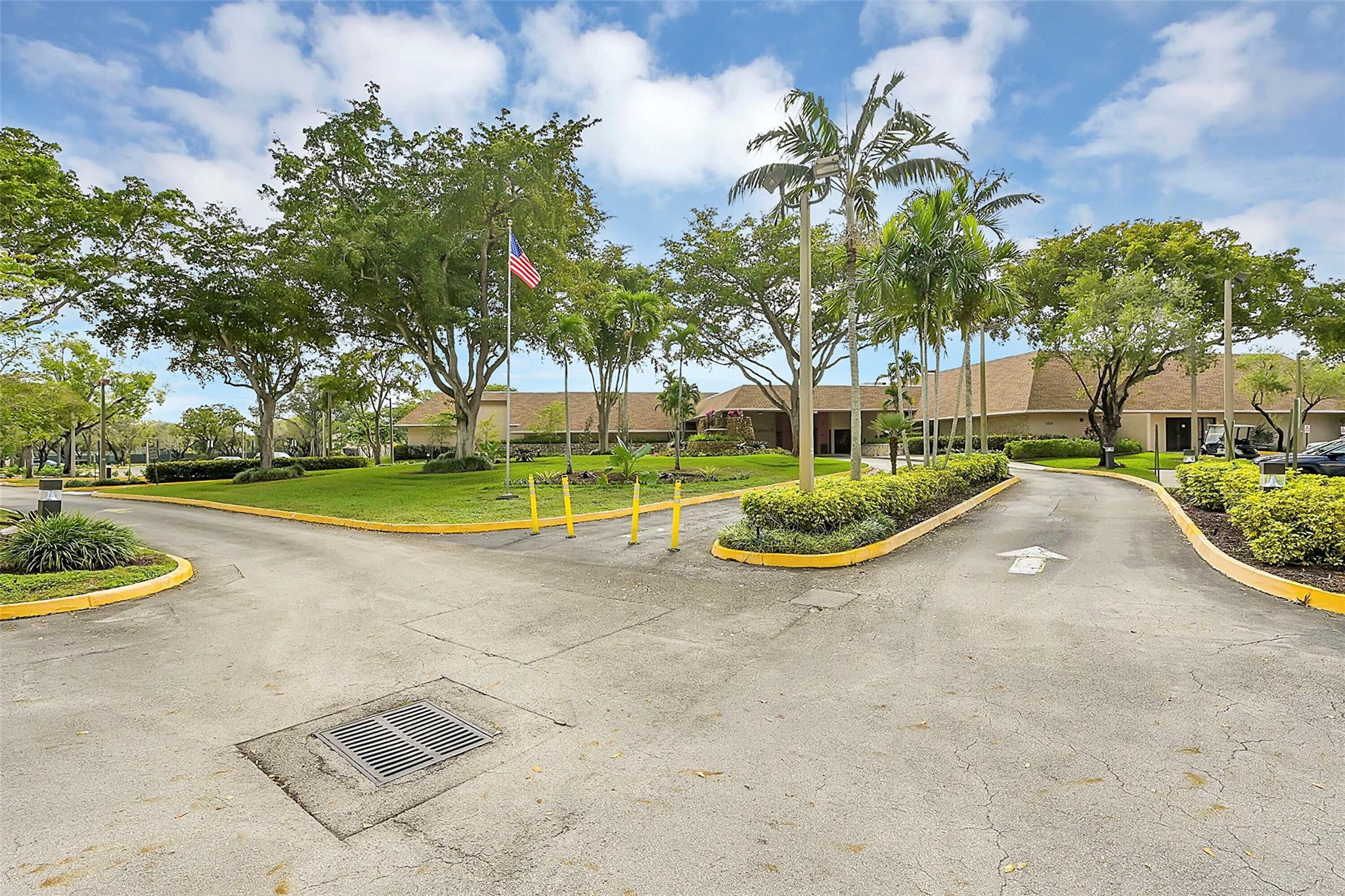 9480 Sunrise Lakes Blvd 111