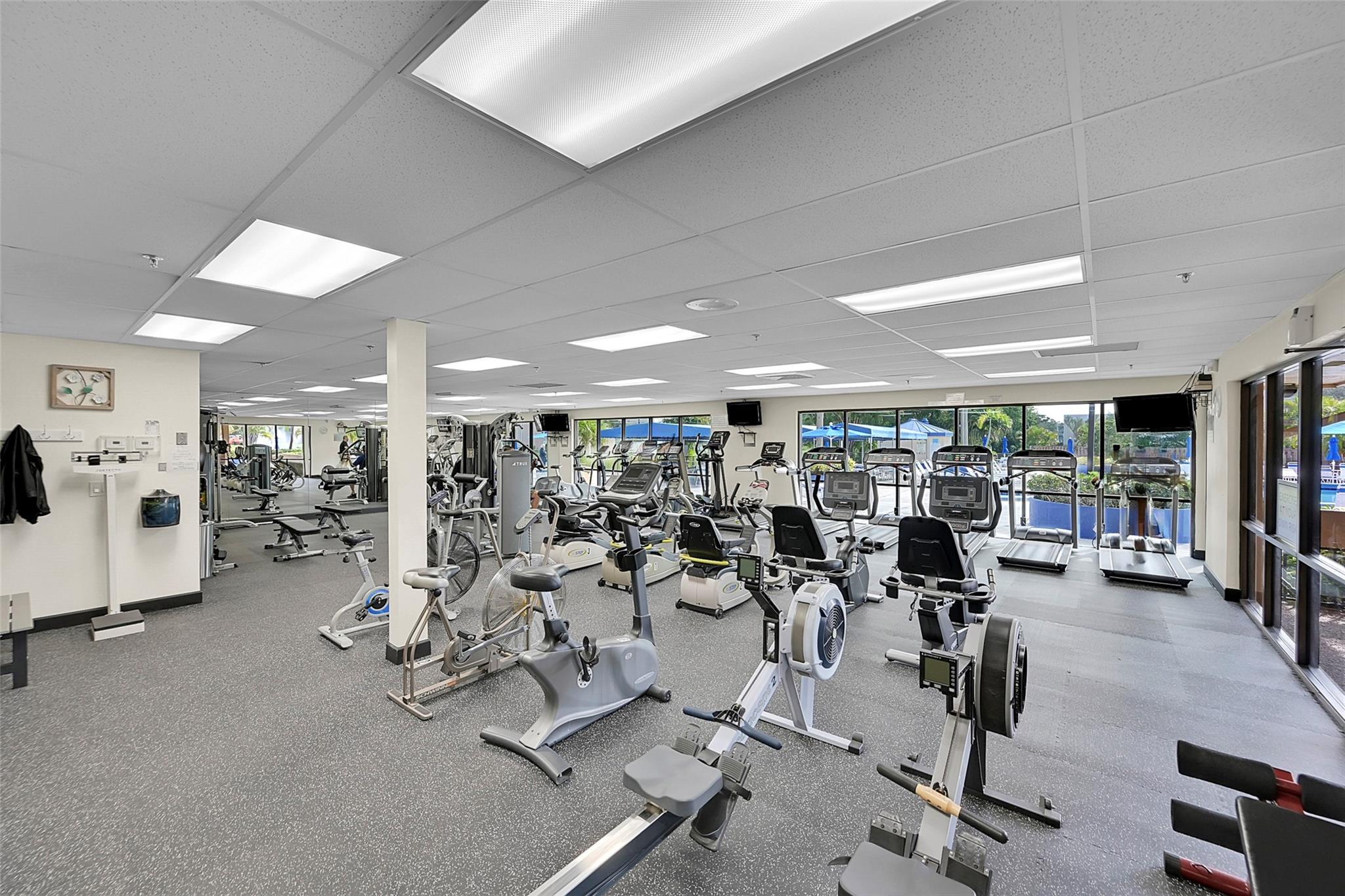 9480 Sunrise Lakes Blvd 111