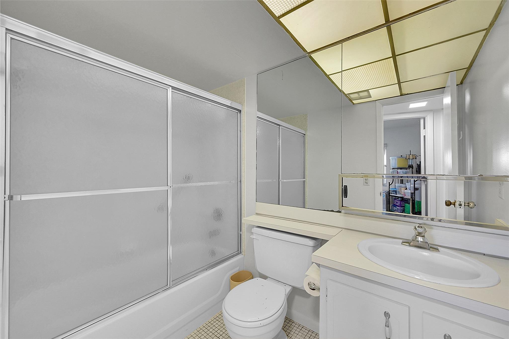 9480 Sunrise Lakes Blvd 111