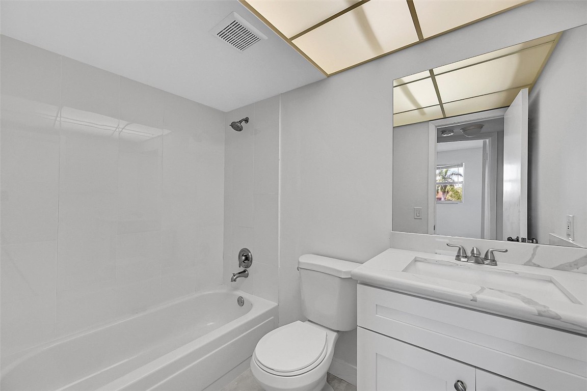 9761 Sunrise Lakes Blvd 301