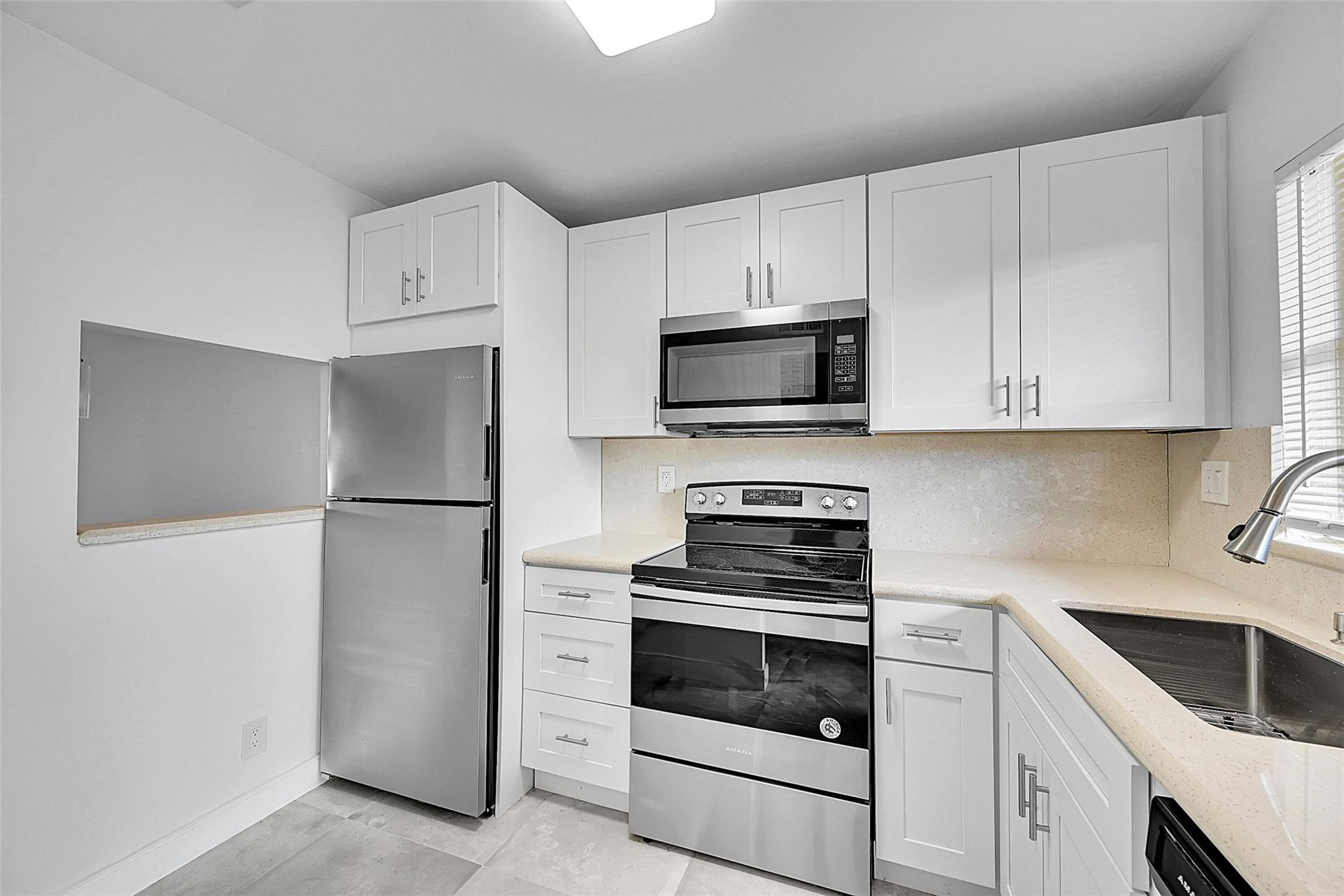 9761 Sunrise Lakes Blvd 301