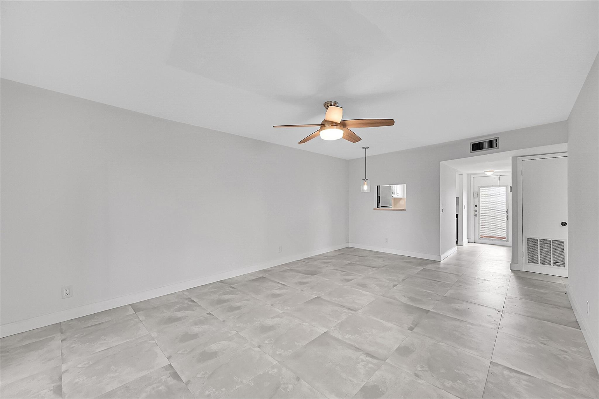 9761 Sunrise Lakes Blvd 301