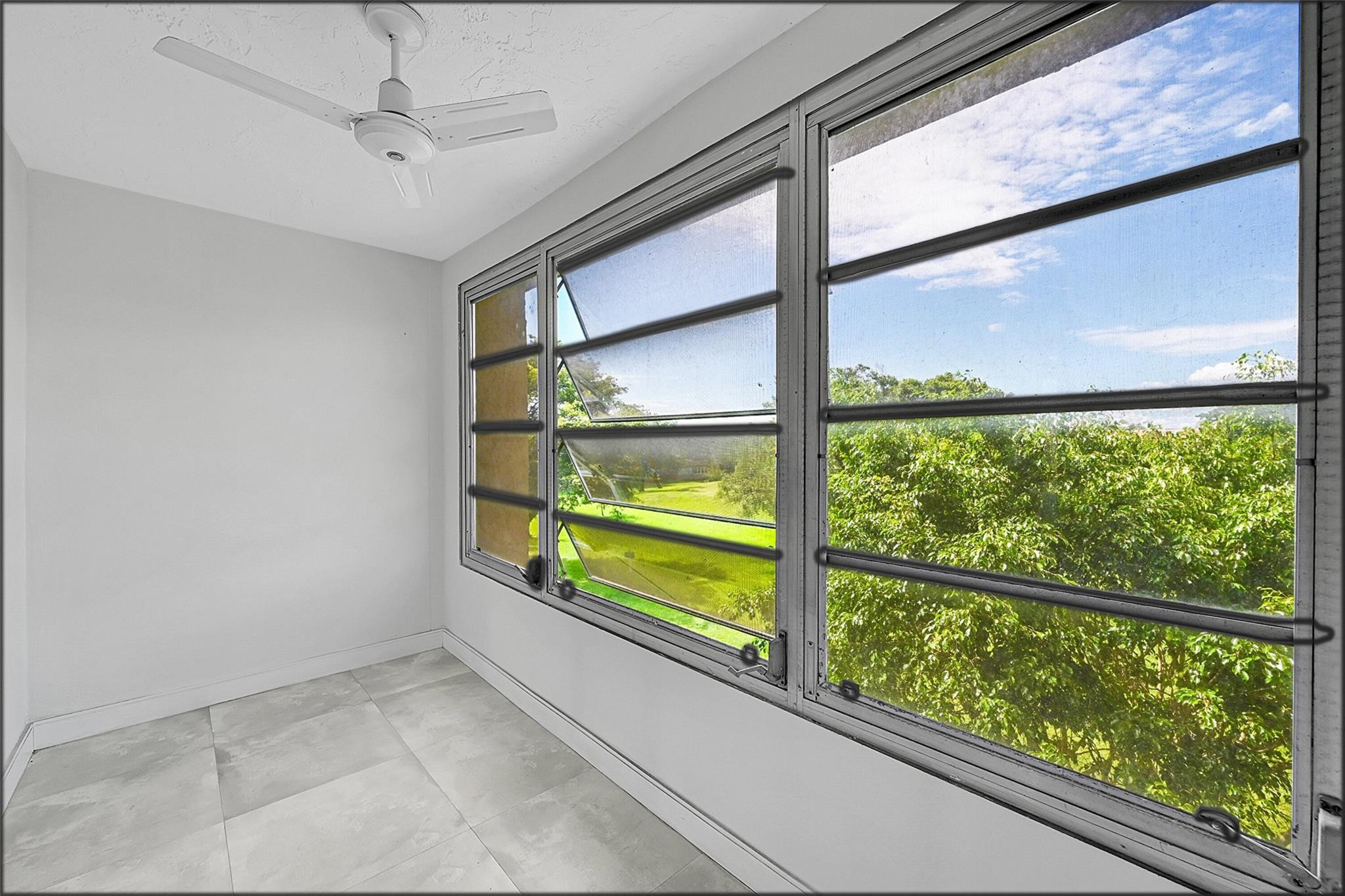 9761 Sunrise Lakes Blvd 301