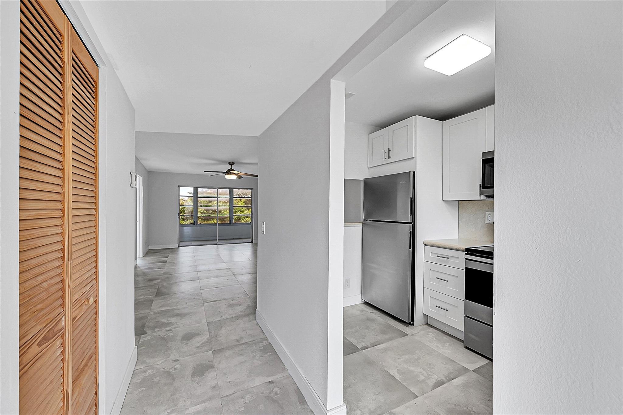 9761 Sunrise Lakes Blvd 301