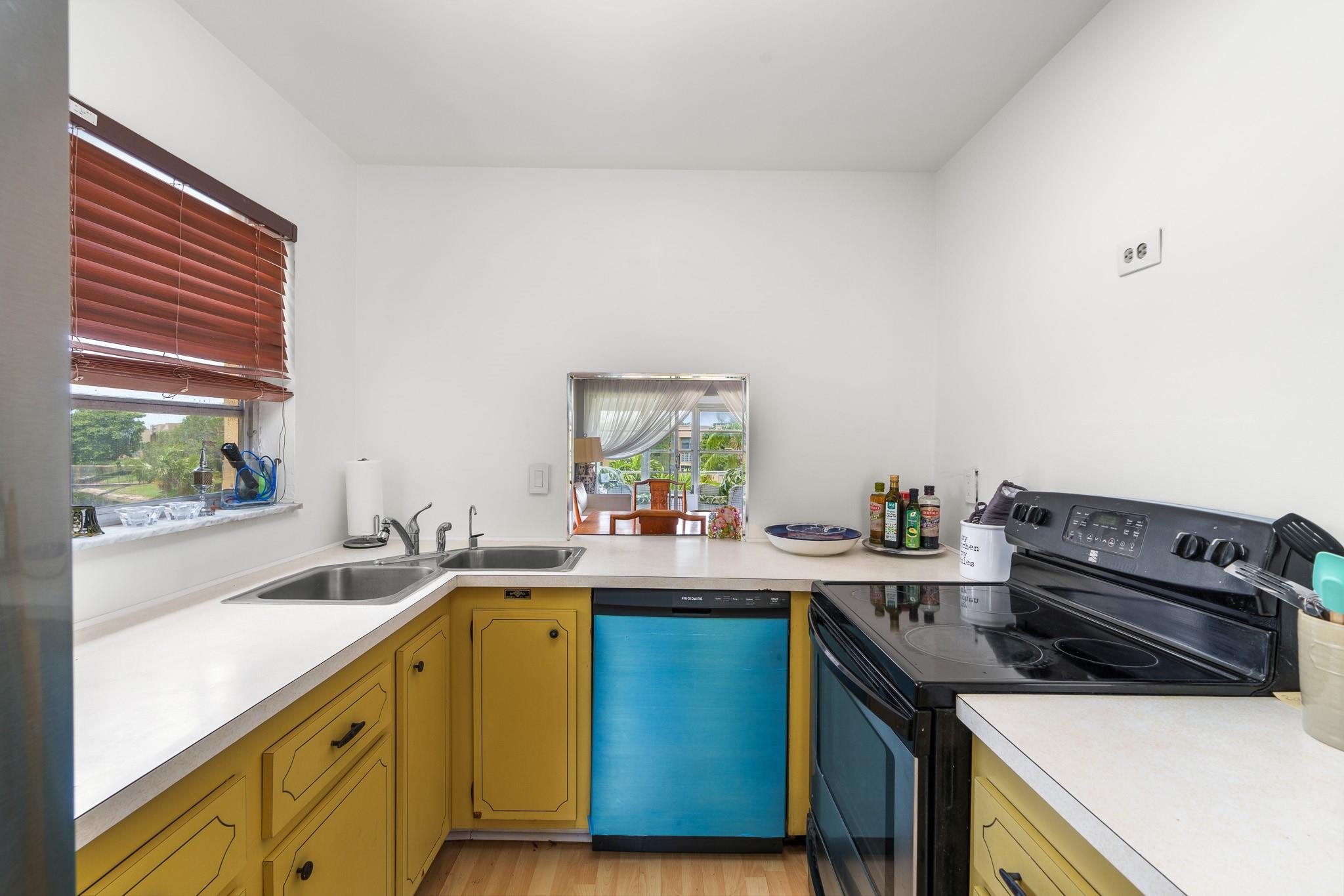 5961 NW 61st Ave 301