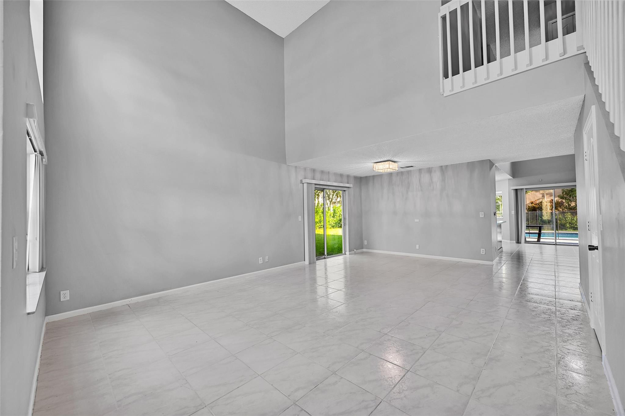 10004 NW 57th Pl