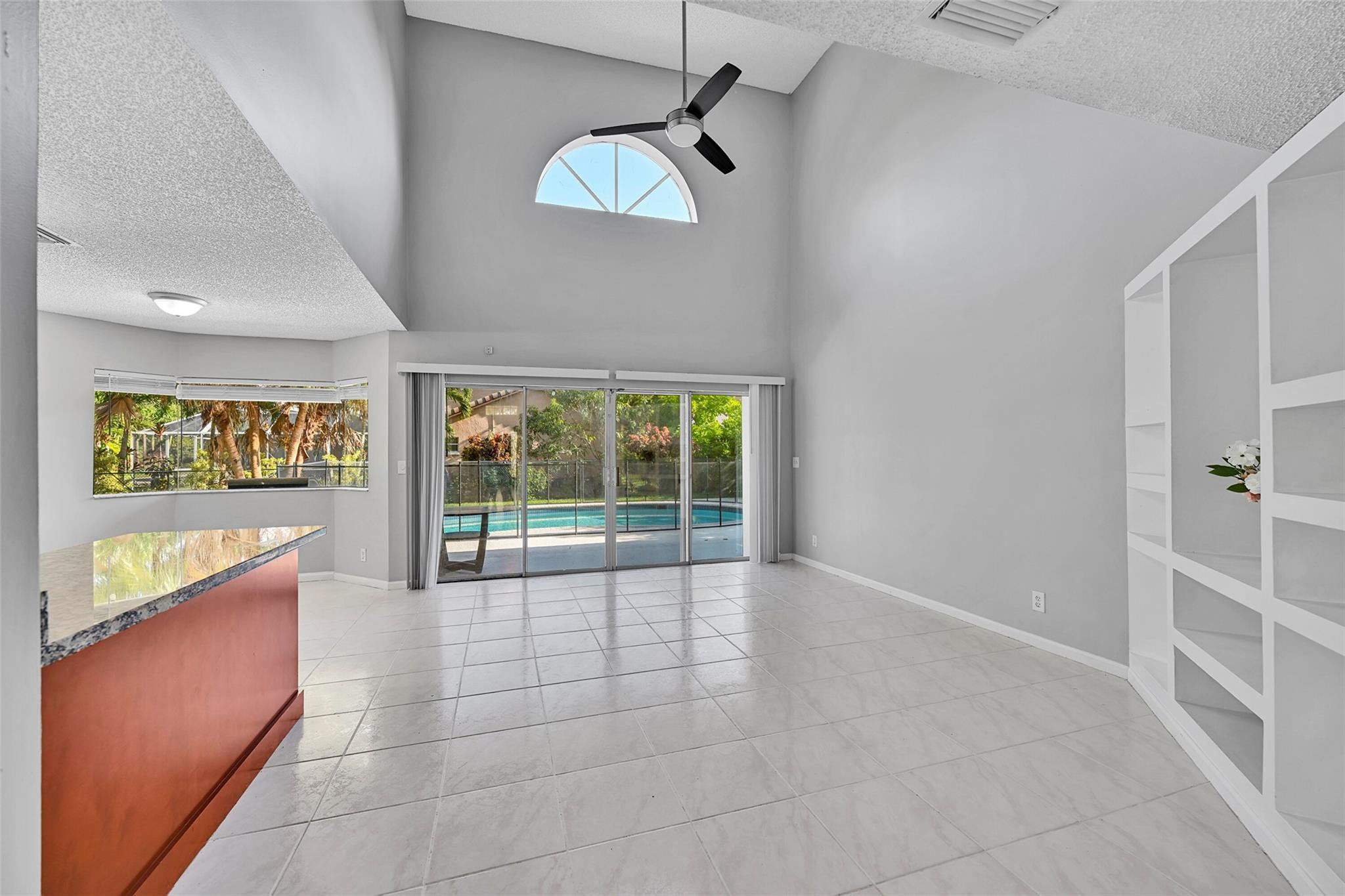 10004 NW 57th Pl