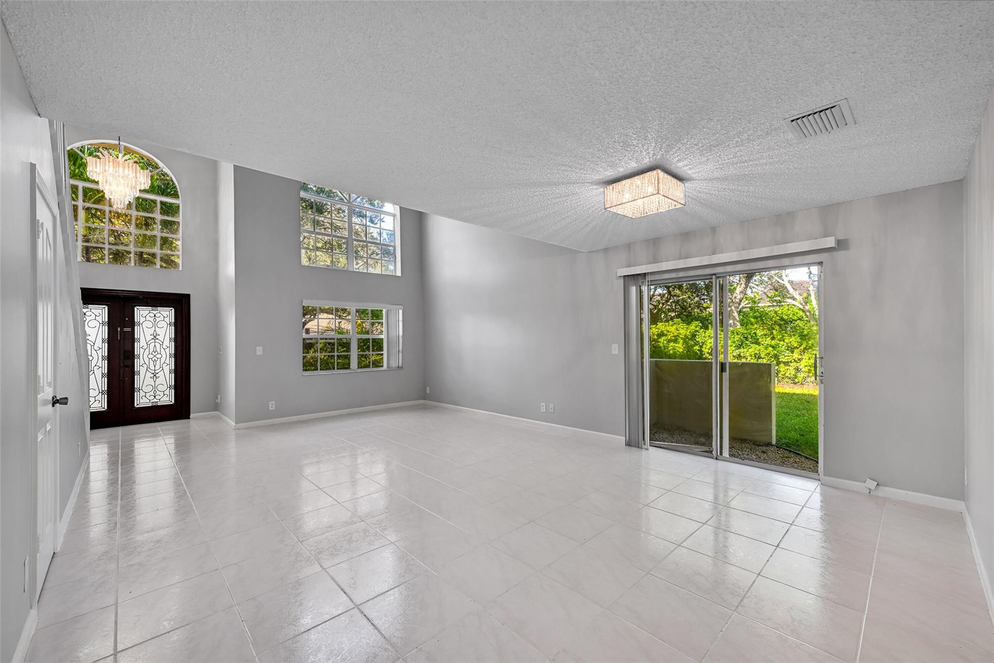 10004 NW 57th Pl