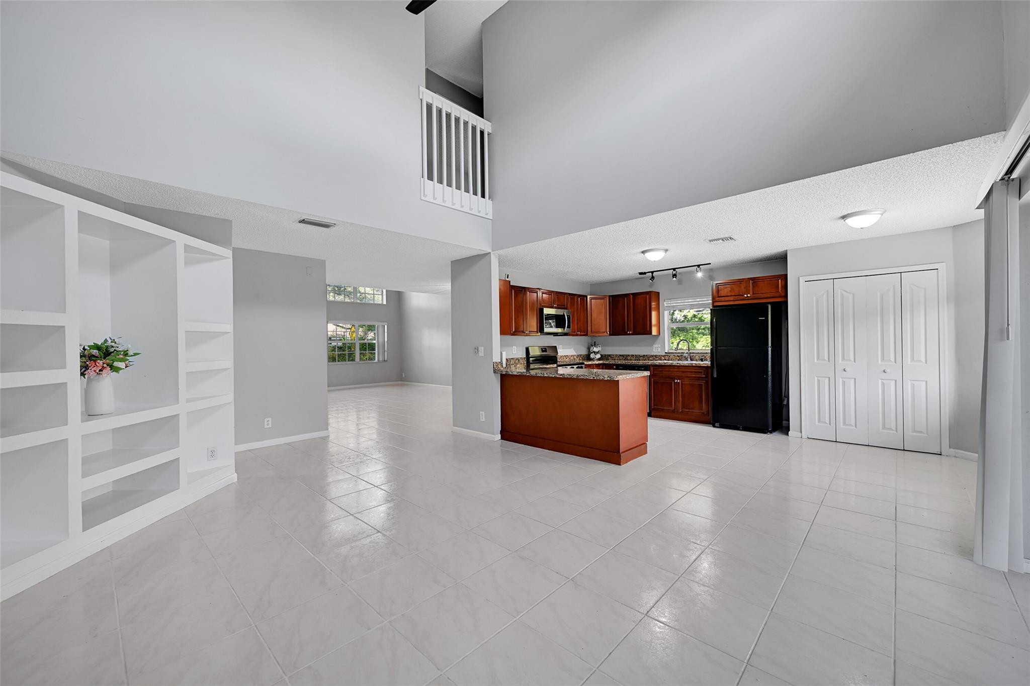 10004 NW 57th Pl
