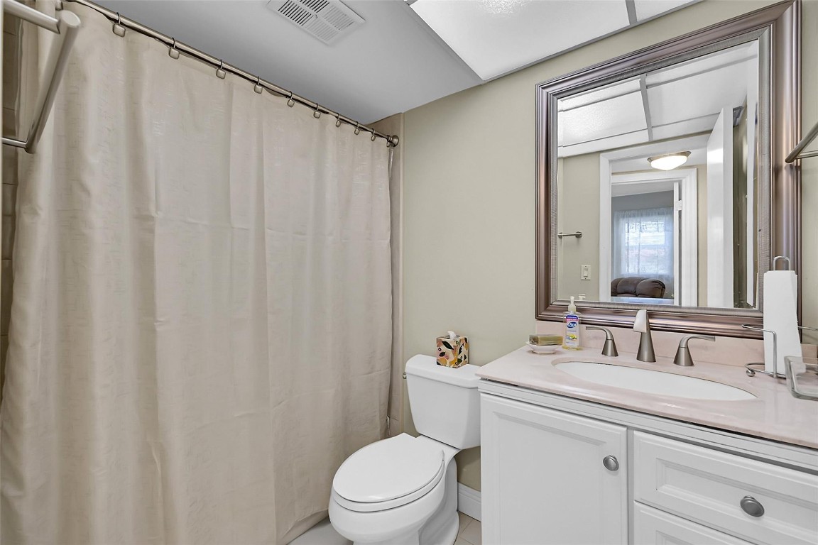 2931 Sunrise Lakes Dr 301