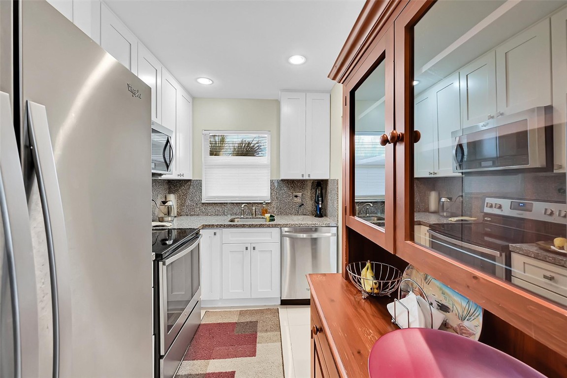 2931 Sunrise Lakes Dr 301