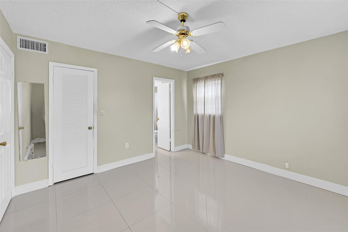 2931 Sunrise Lakes Dr 301