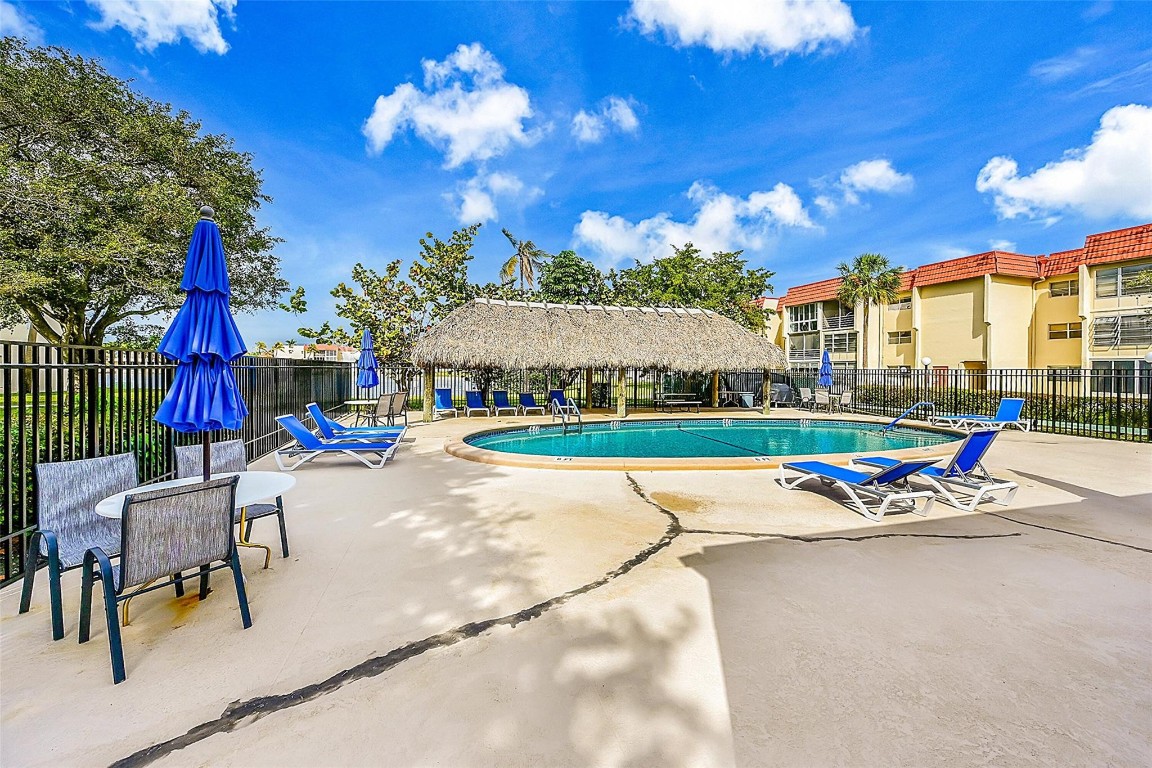 2931 Sunrise Lakes Dr 301