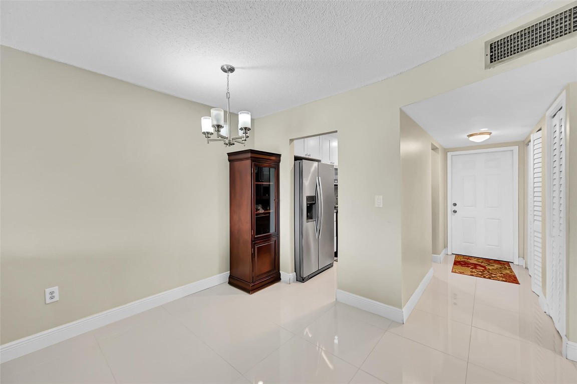 2931 Sunrise Lakes Dr 301