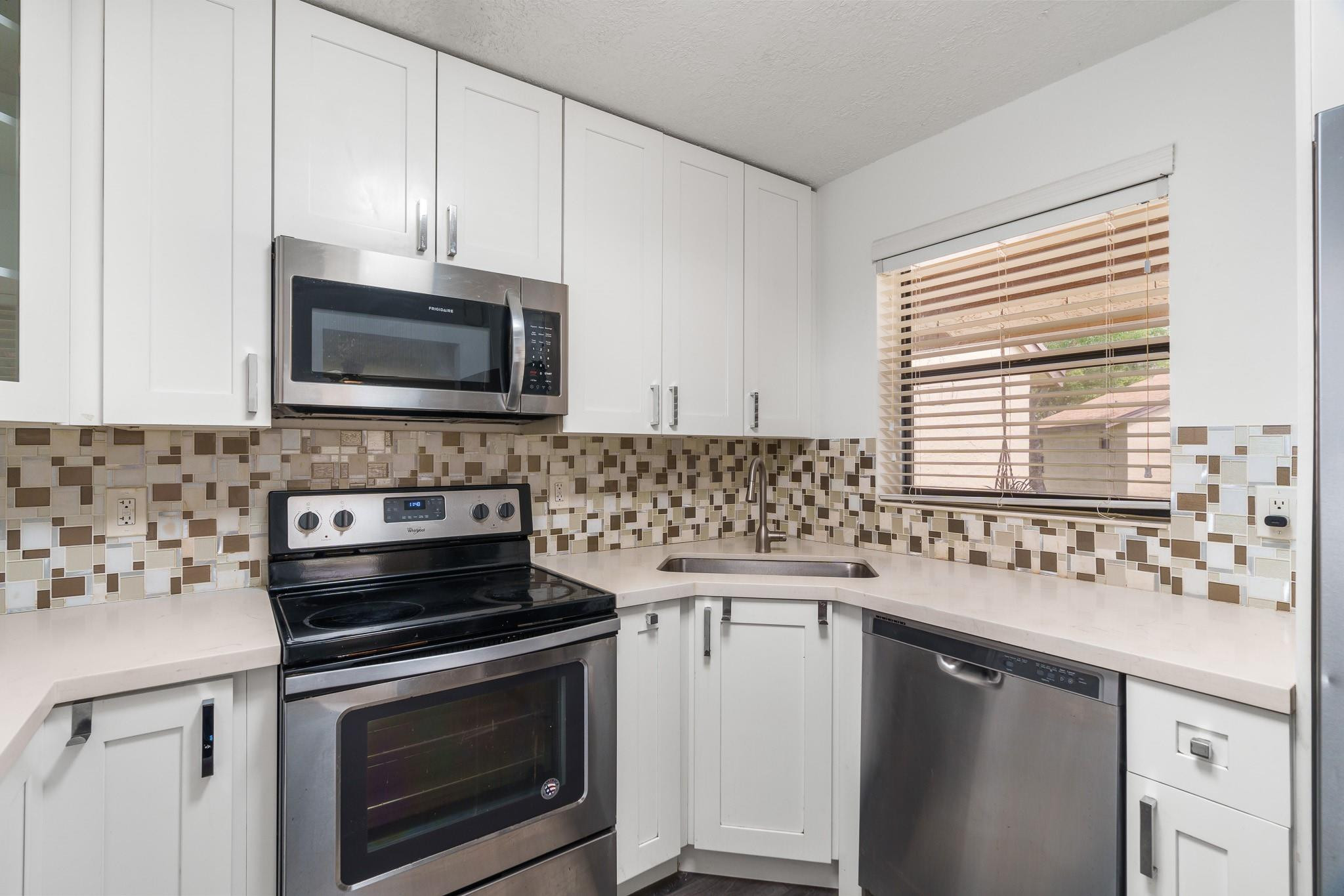 3767 Cocoplum Cir 3767