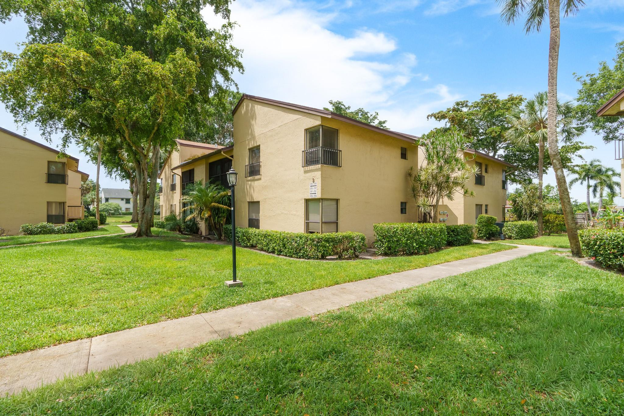 3767 Cocoplum Cir 3767