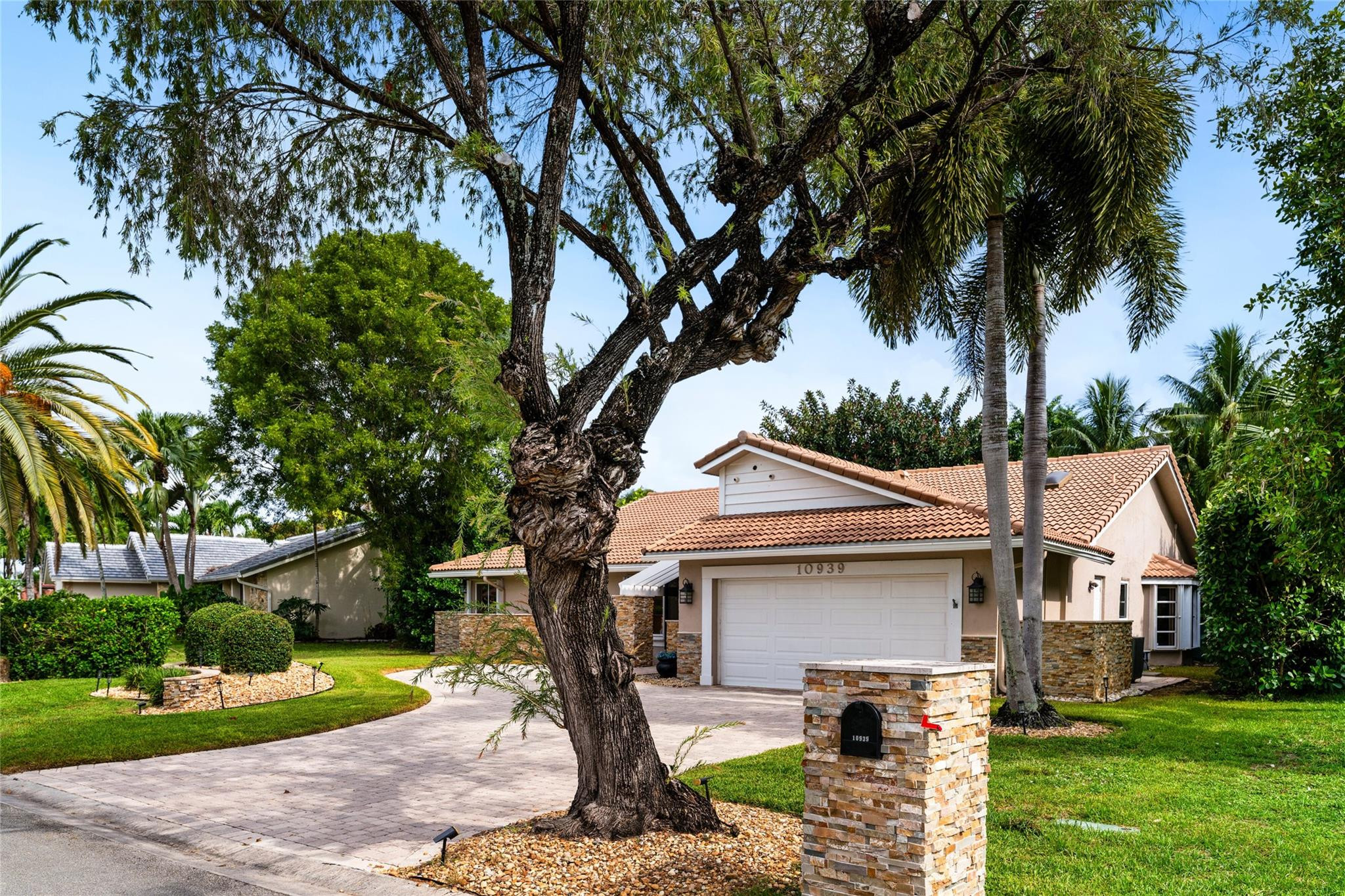 10939 NW 9th Mnr