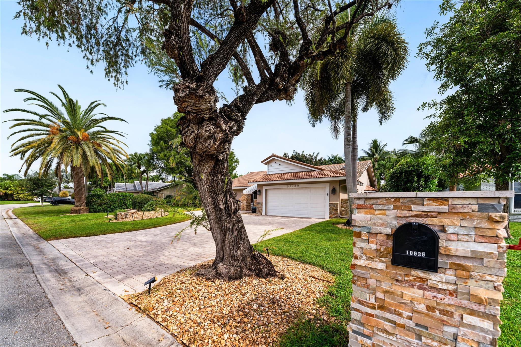 10939 NW 9th Mnr