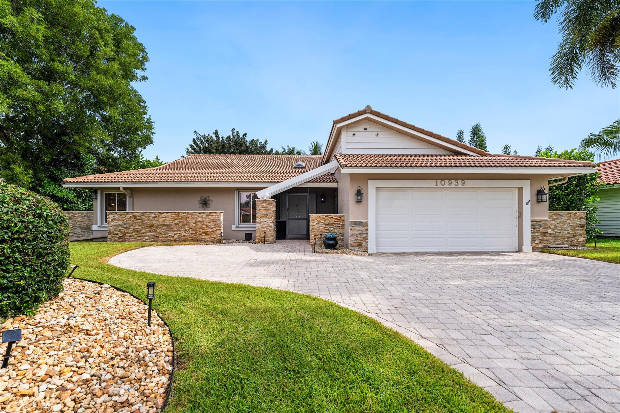 10939 NW 9th Mnr