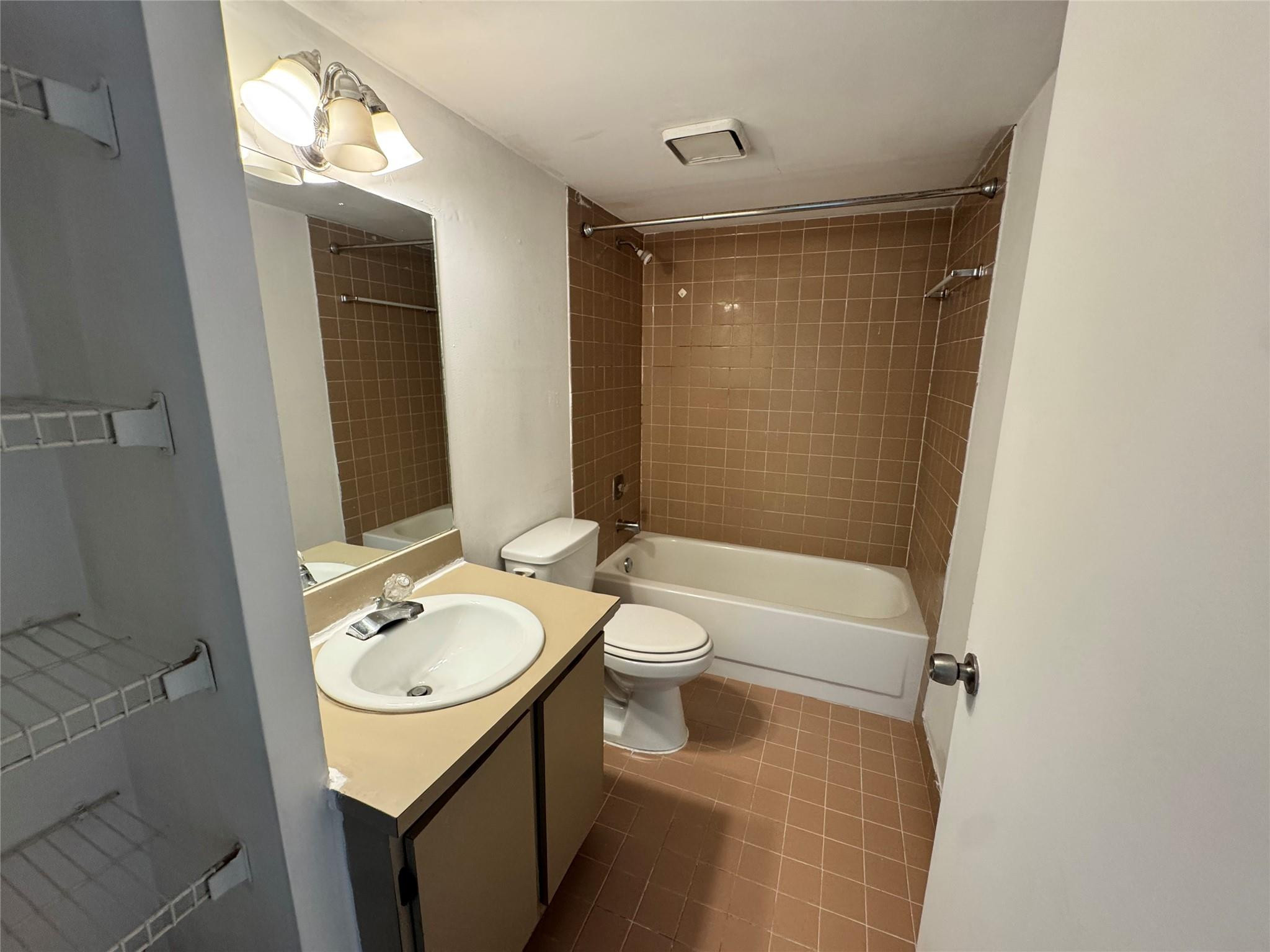 9688 W Fontainebleau Blvd 211