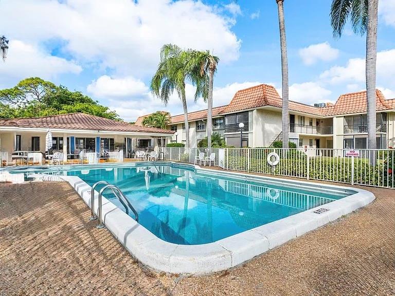 1074 NW 13th St 155C